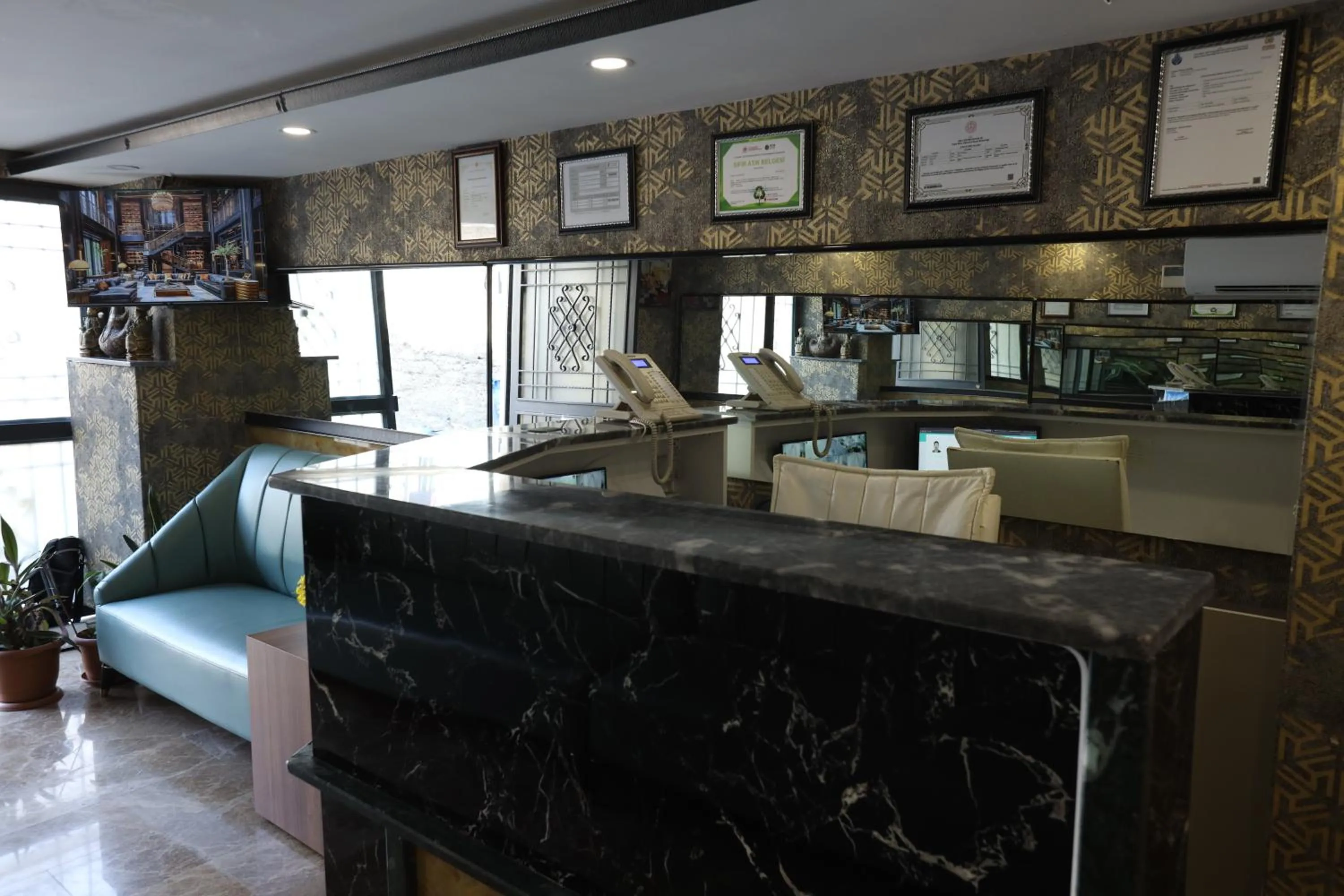 Staff in Askadar Çatı Otel