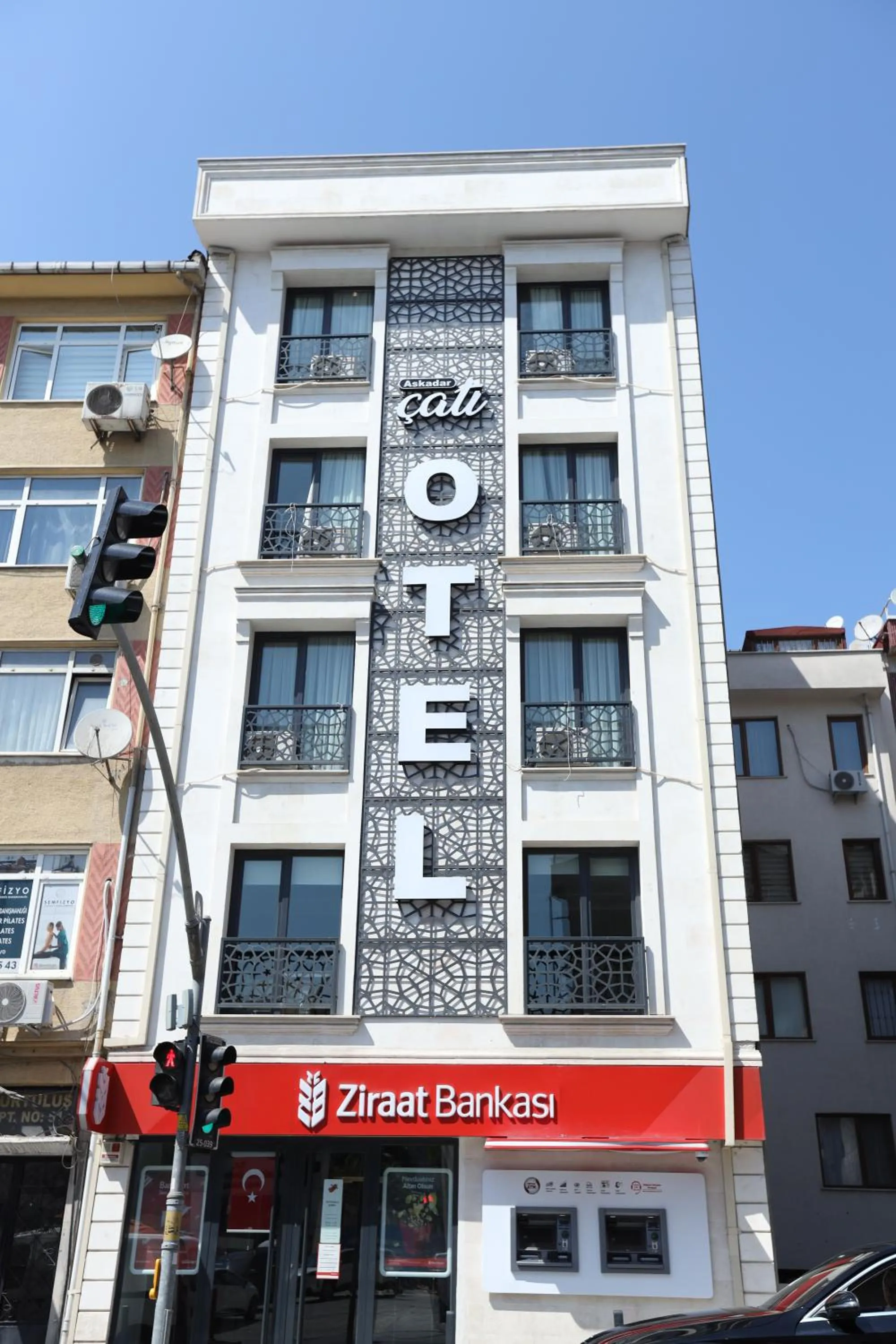 Property building in Askadar Çatı Otel