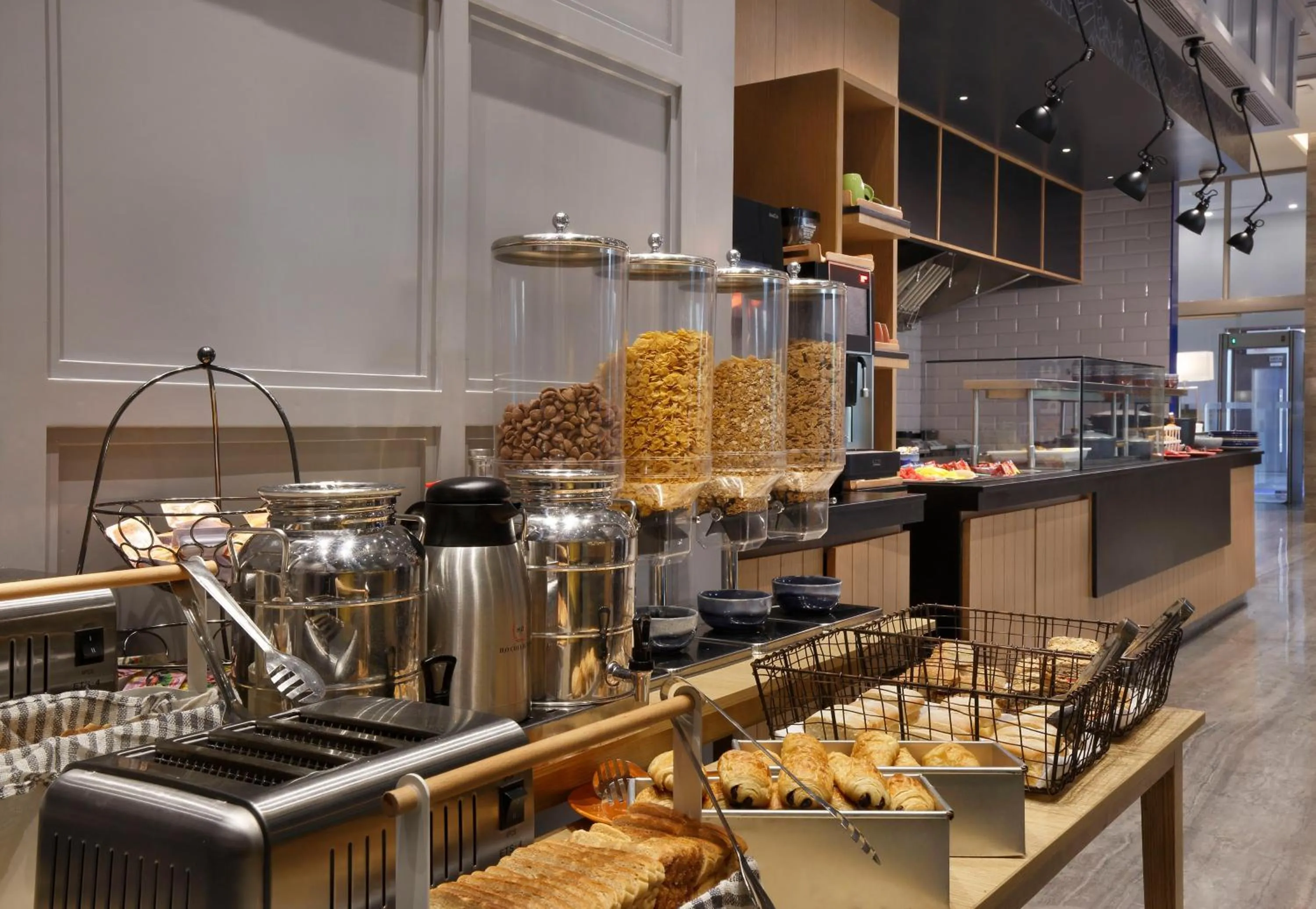 Breakfast in Holiday Inn Express Gurugram Sector 50 by IHG