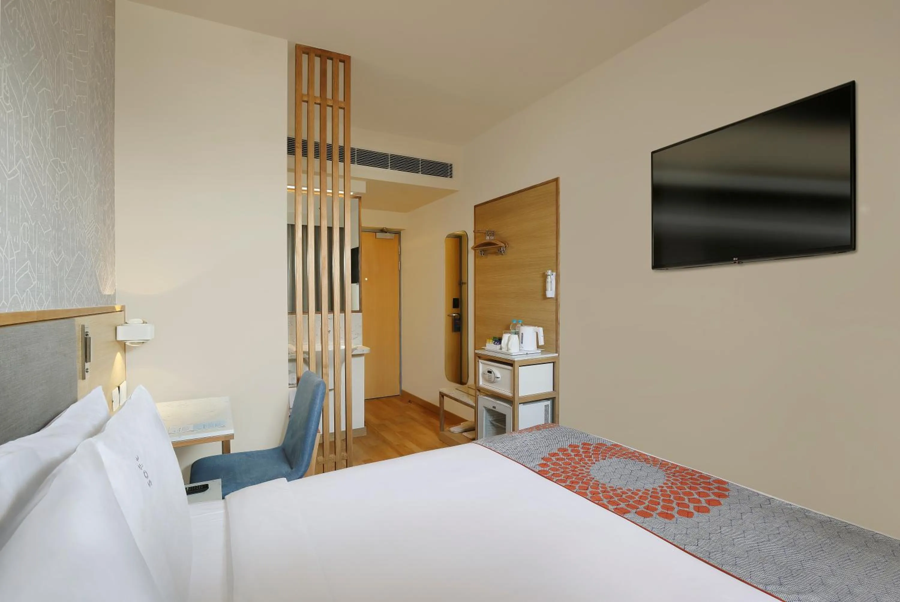 Bedroom, Bed in Holiday Inn Express Gurugram Sector 50 by IHG