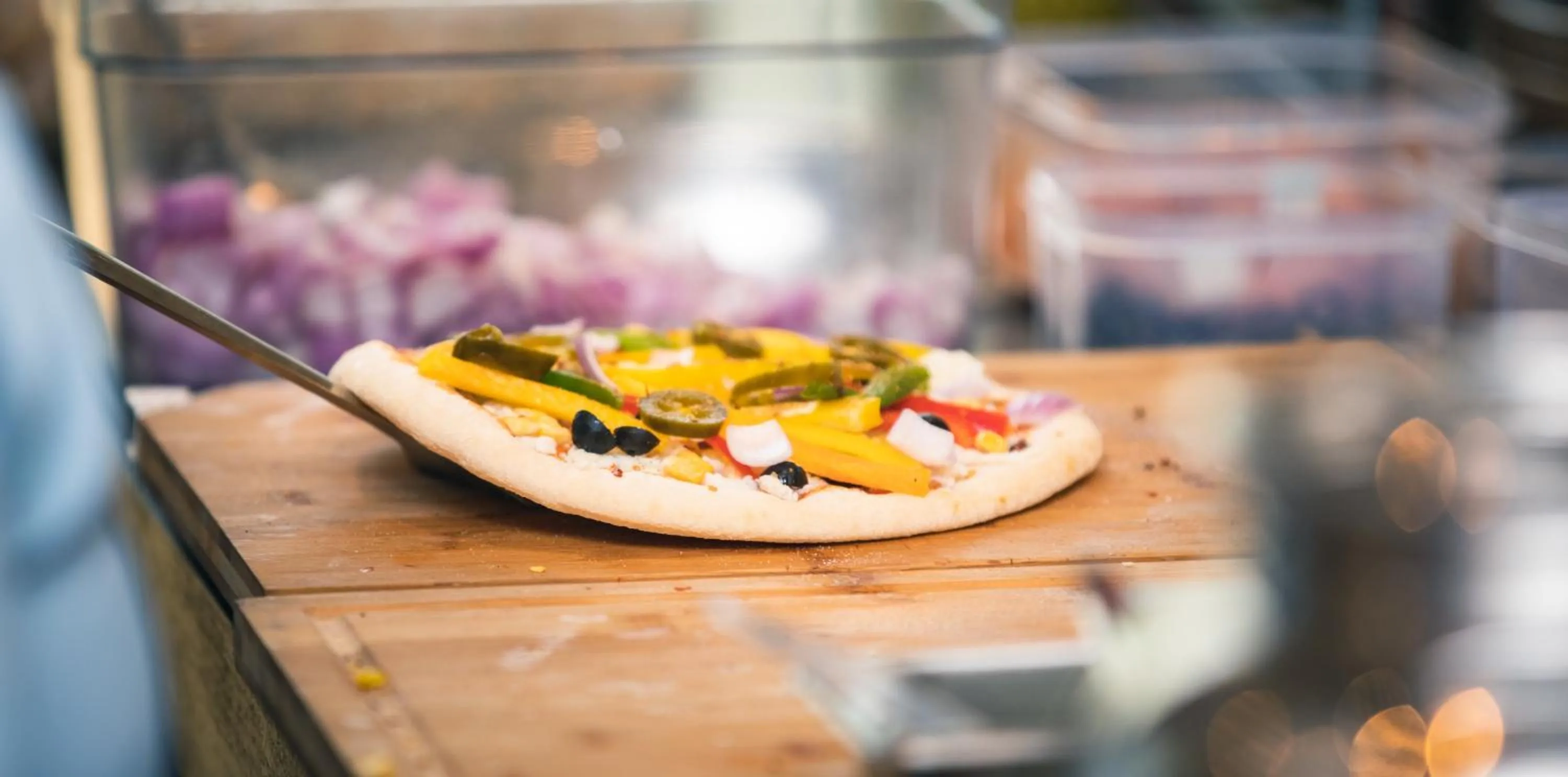 Restaurant/places to eat in Holiday Inn Express Gurugram Sector 50 by IHG