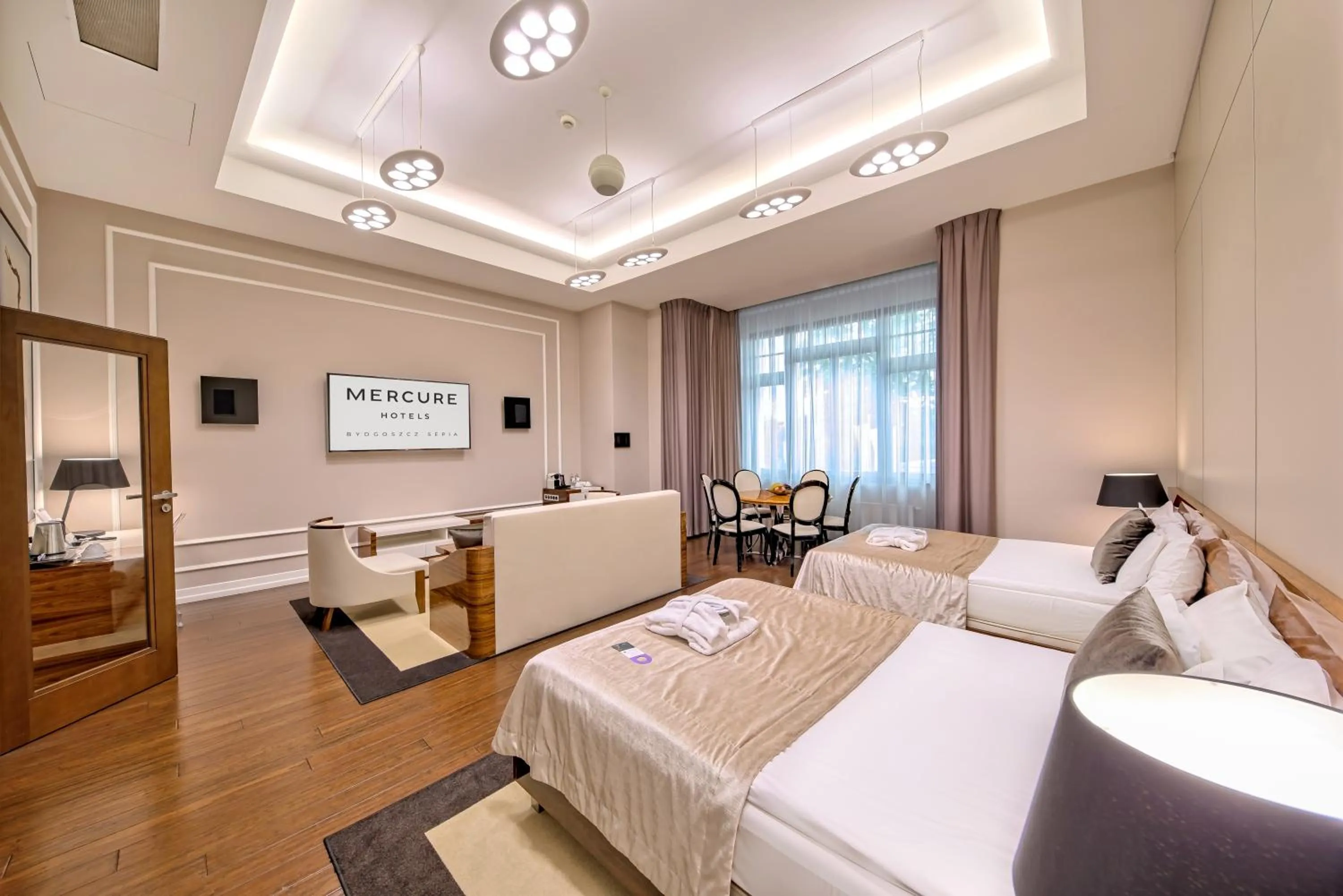 Photo of the whole room, Bed in Mercure Bydgoszcz Sepia