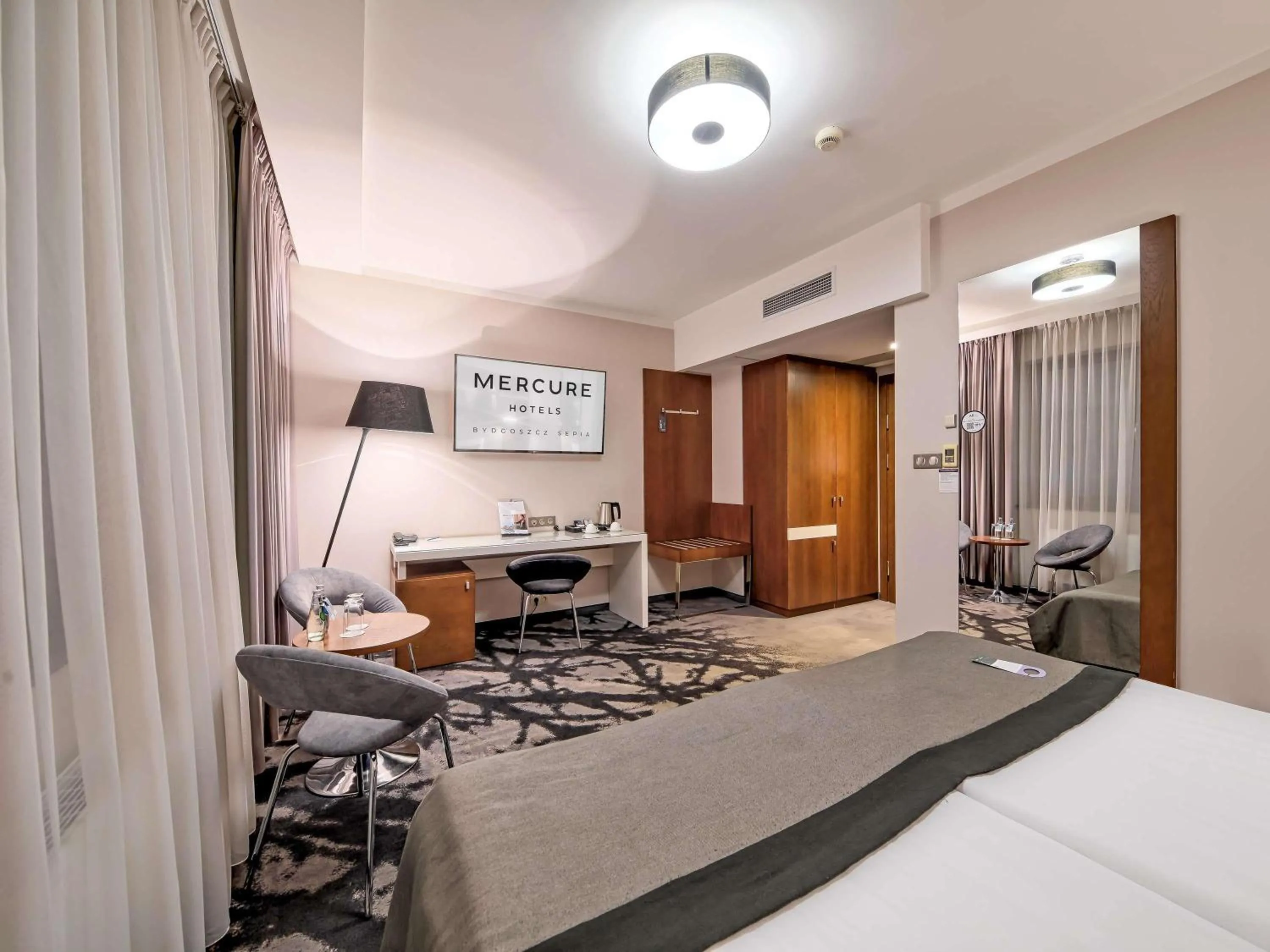 Bedroom, Bed in Mercure Bydgoszcz Sepia