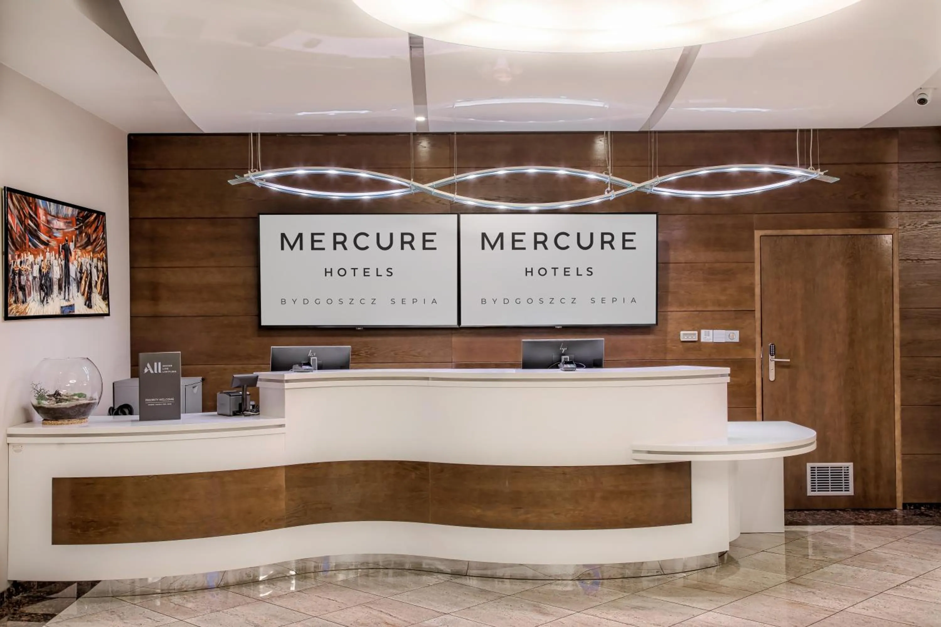 Lobby or reception in Mercure Bydgoszcz Sepia