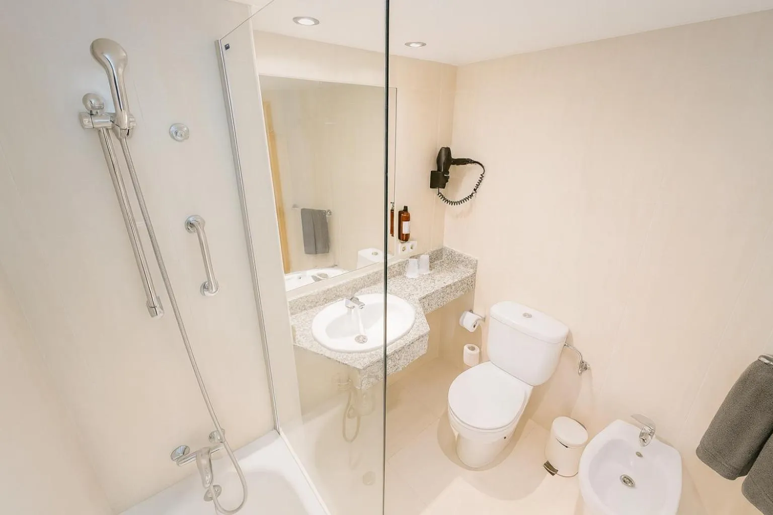 Bathroom in Apartamentos Vistasol