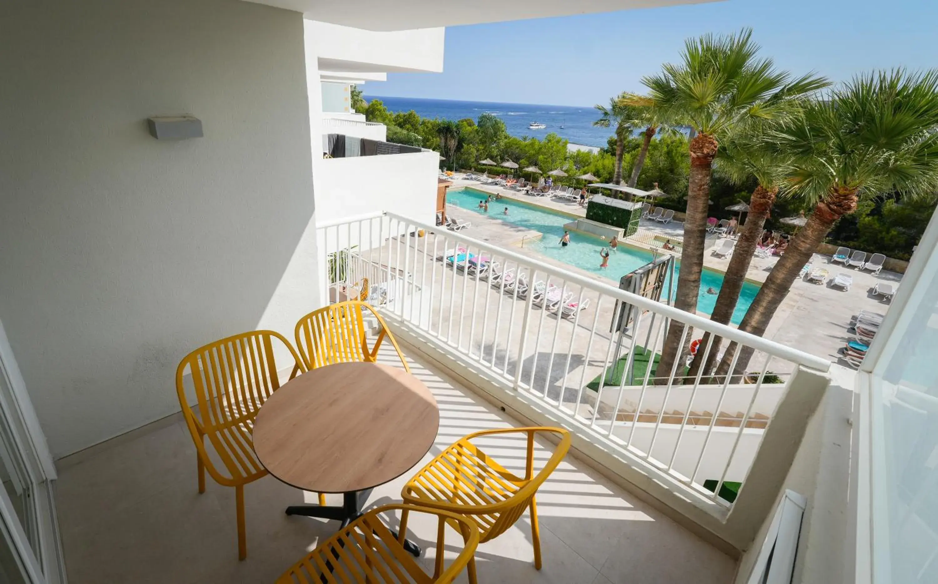 Deluxe Room with Pool View in Apartamentos Vistasol Deluxe Room with Pool View in Apartamentos Vistasol