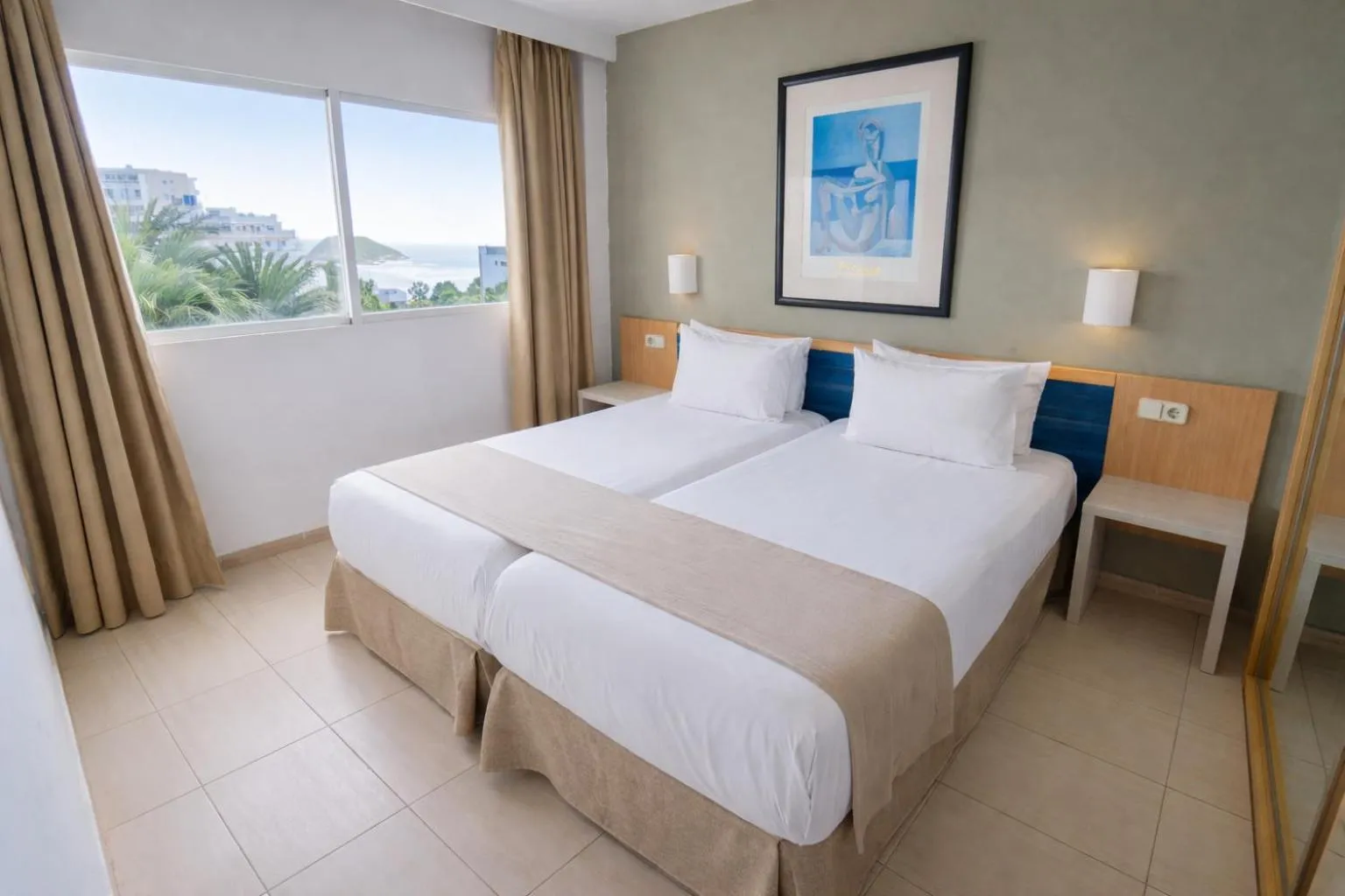 Bedroom, Bed in Apartamentos Vistasol