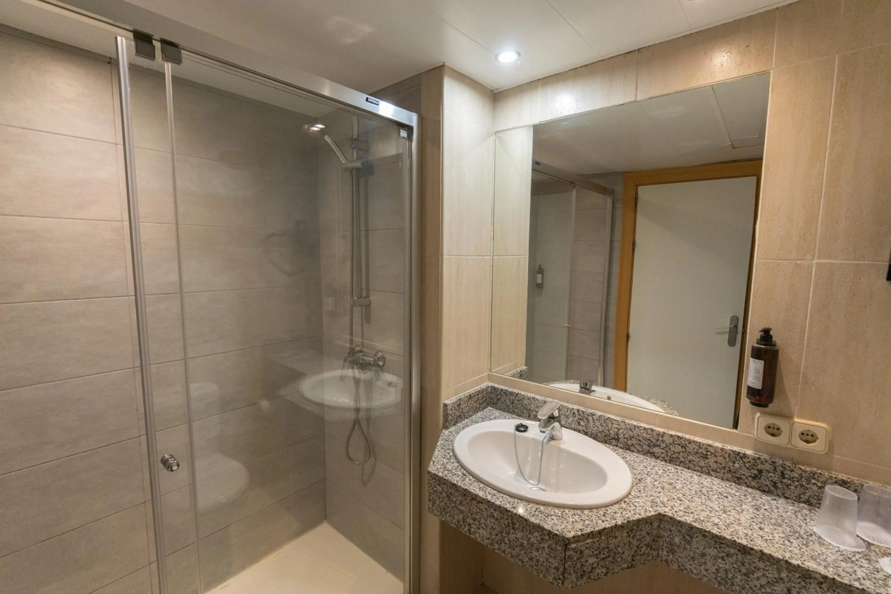 Bathroom in Apartamentos Vistasol