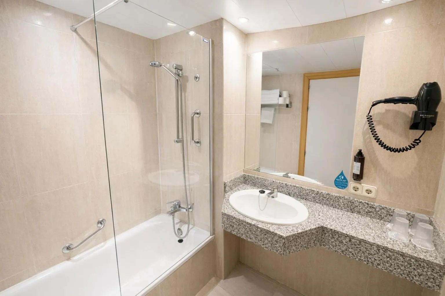 Bathroom in Apartamentos Vistasol