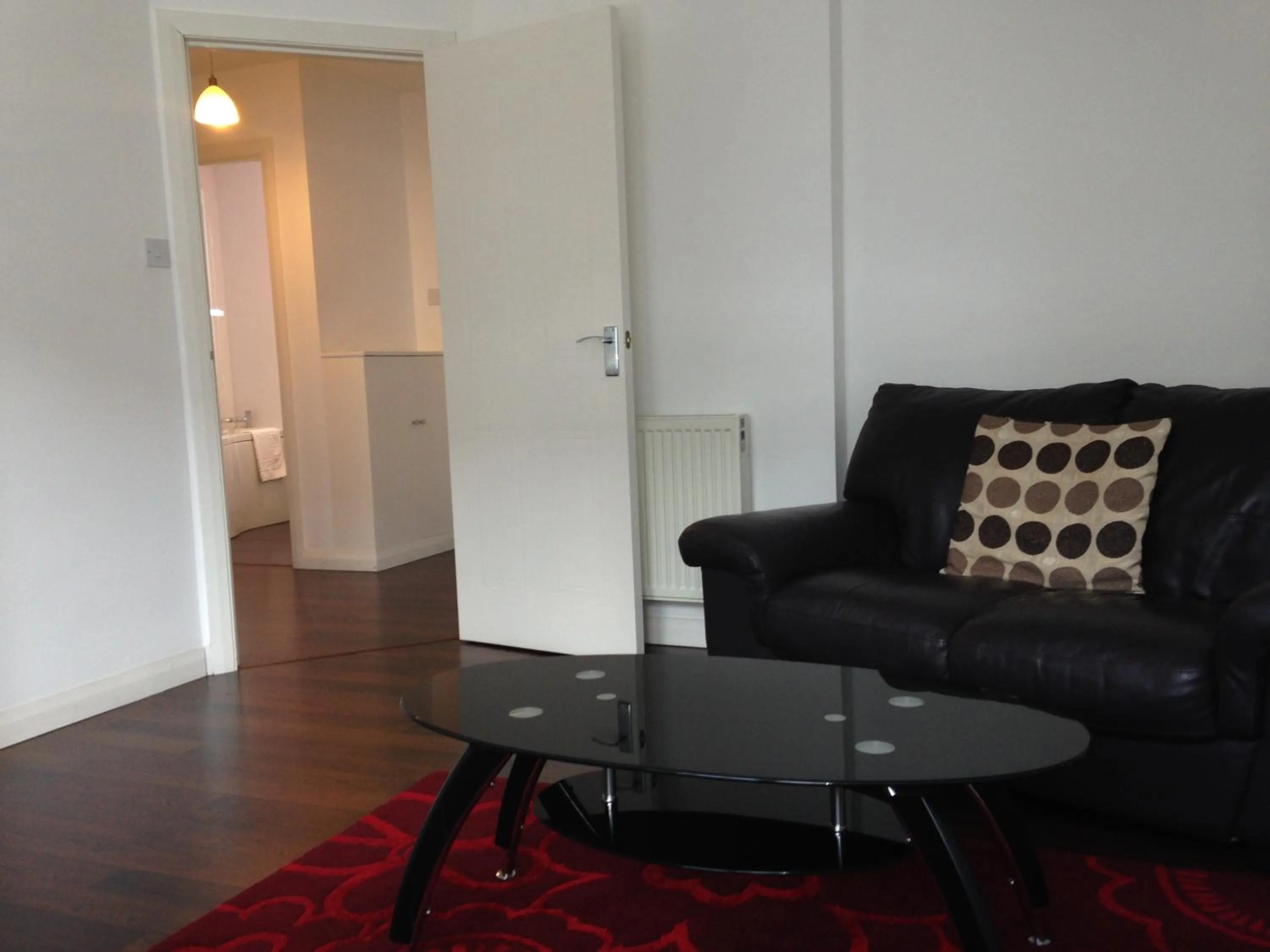 Living room in Aberdeen Serviced Apartments - Bloomfield