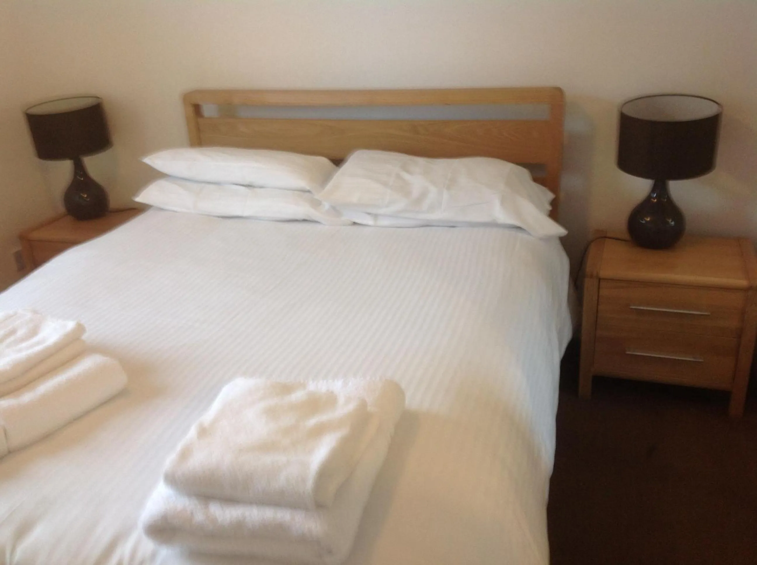 Bedroom, Bed in Aberdeen Serviced Apartments - Bloomfield