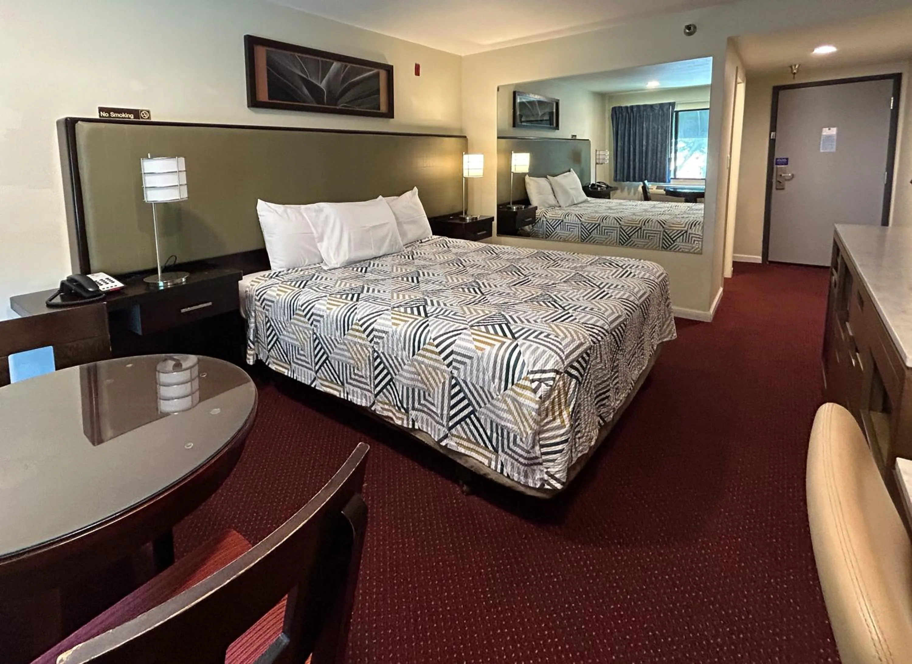 Photo of the whole room, Bed in Studio 6 Suites Santa Ana, CA