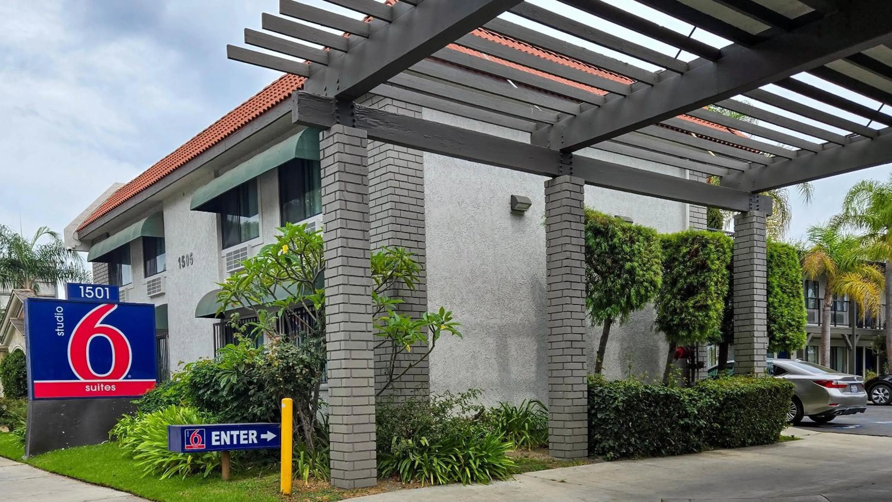 Studio 6 Suites Santa Ana, CA