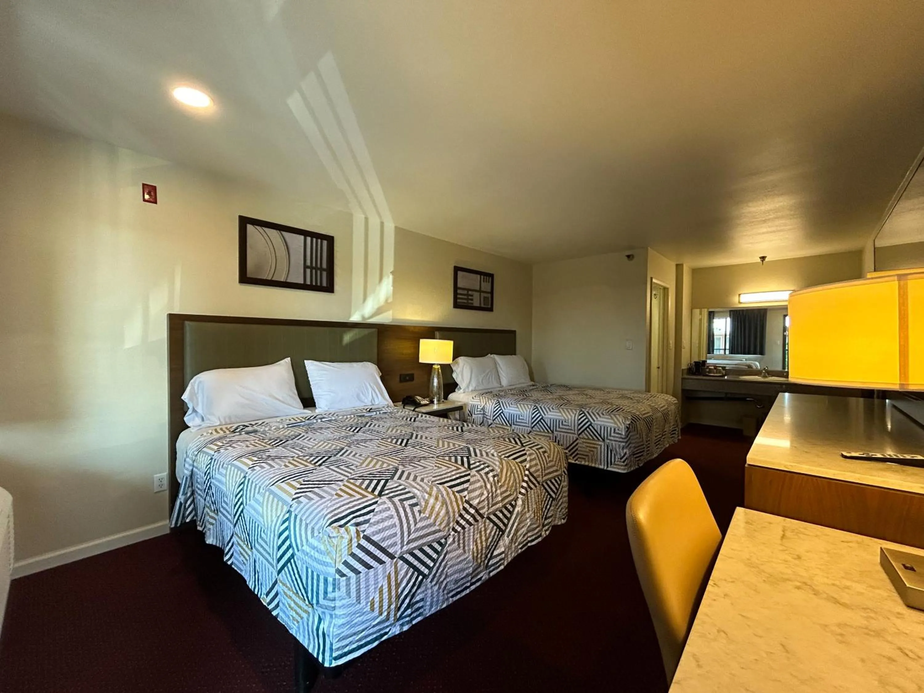 Photo of the whole room, Bed in Studio 6 Suites Santa Ana, CA