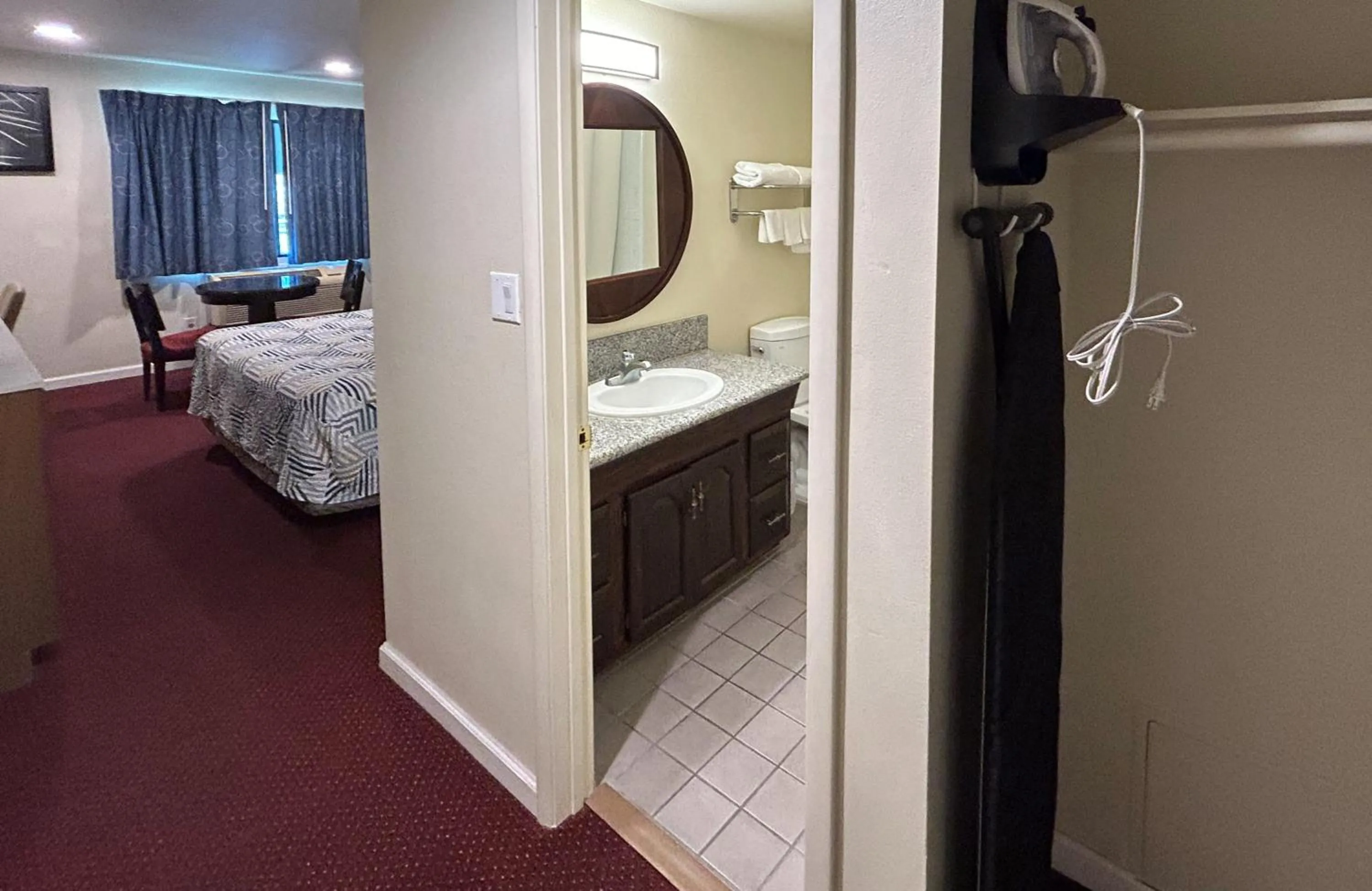 Photo of the whole room, Bed in Studio 6 Suites Santa Ana, CA