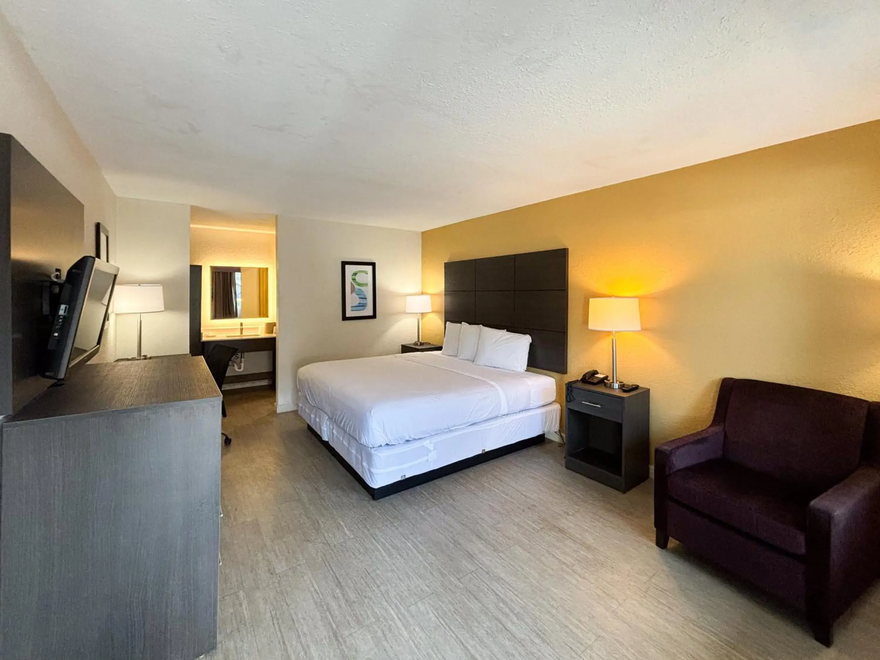 Photo of the whole room, Bed in Motel 6 Charlotte, NC Northlake Photo of the whole room, Bed in Motel 6 Charlotte, NC Northlake