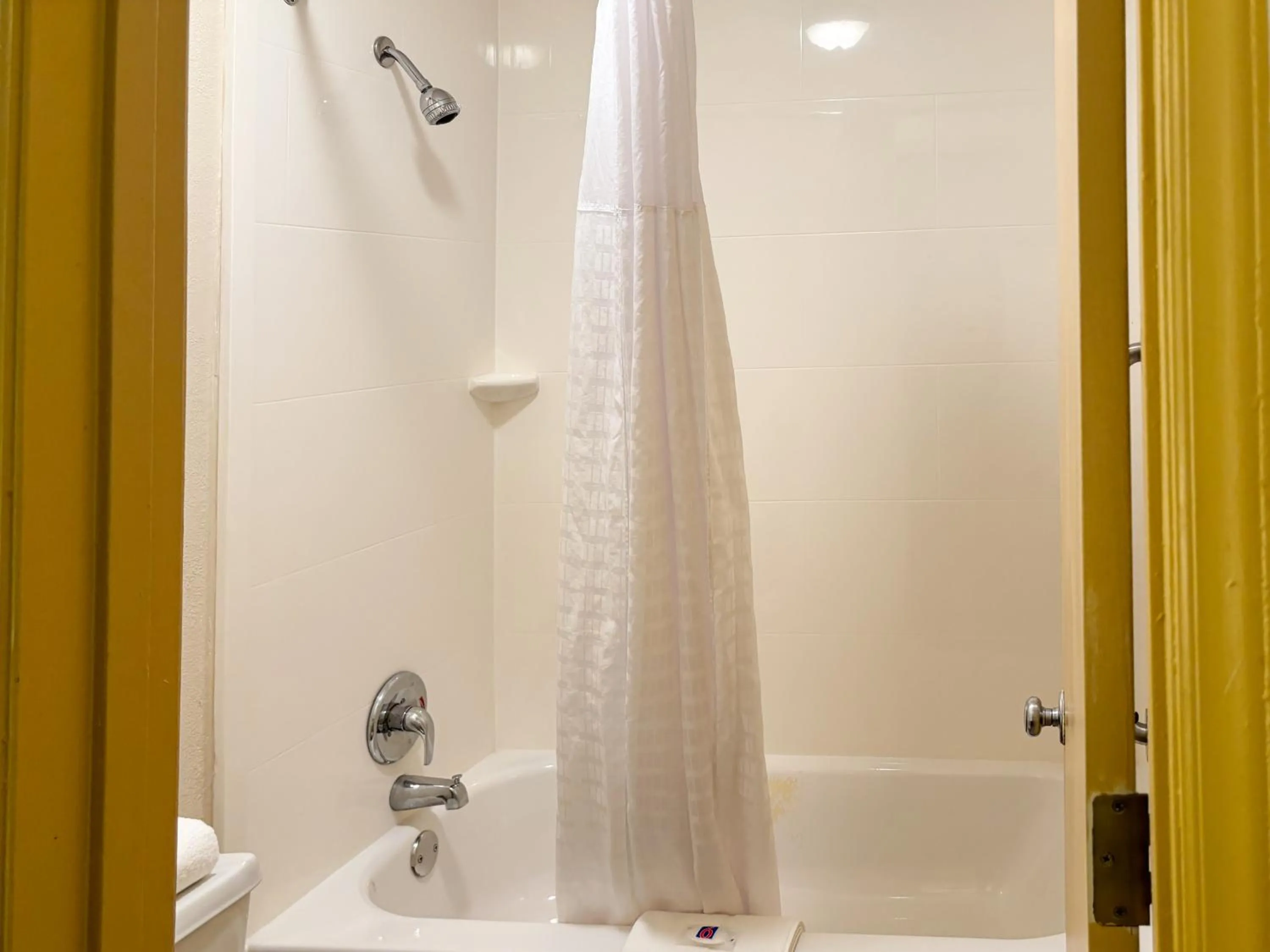 Bathroom in Motel 6 Charlotte, NC Northlake