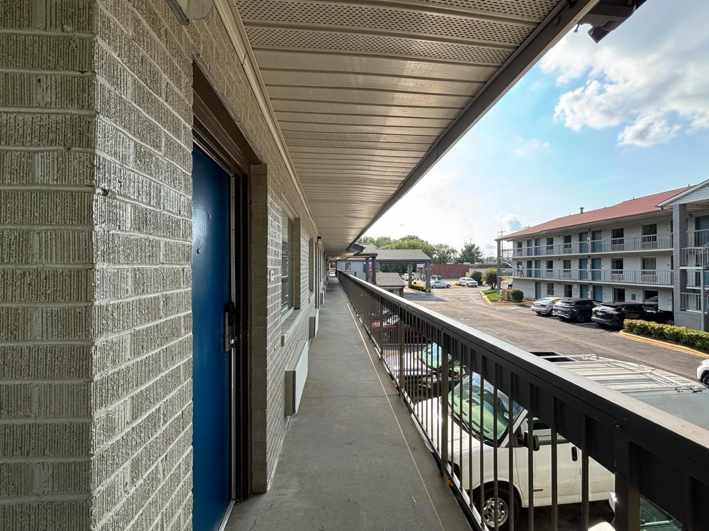 Property building in Motel 6 Charlotte, NC Northlake