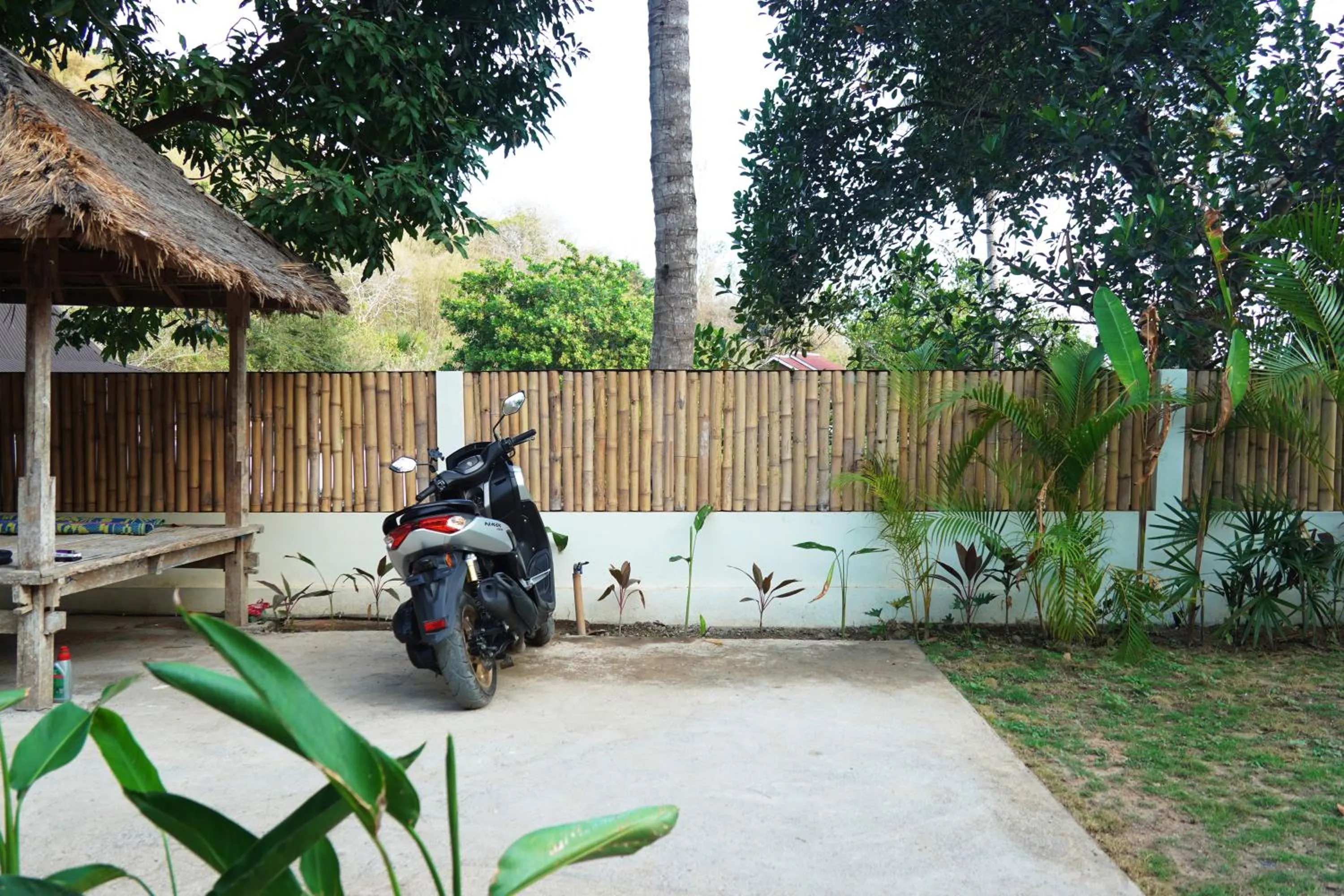 Parking in Jungle Bungalows