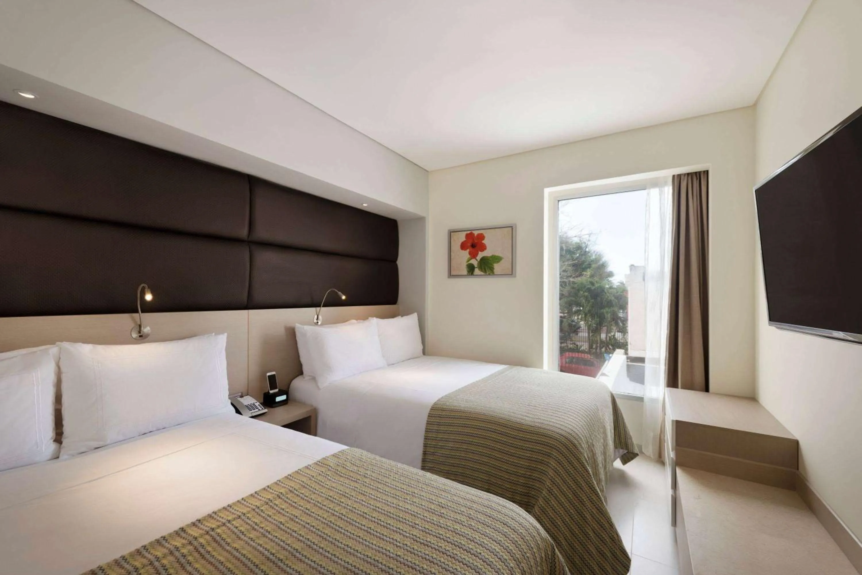 Photo of the whole room, Bed in Wyndham Garden Barranquilla