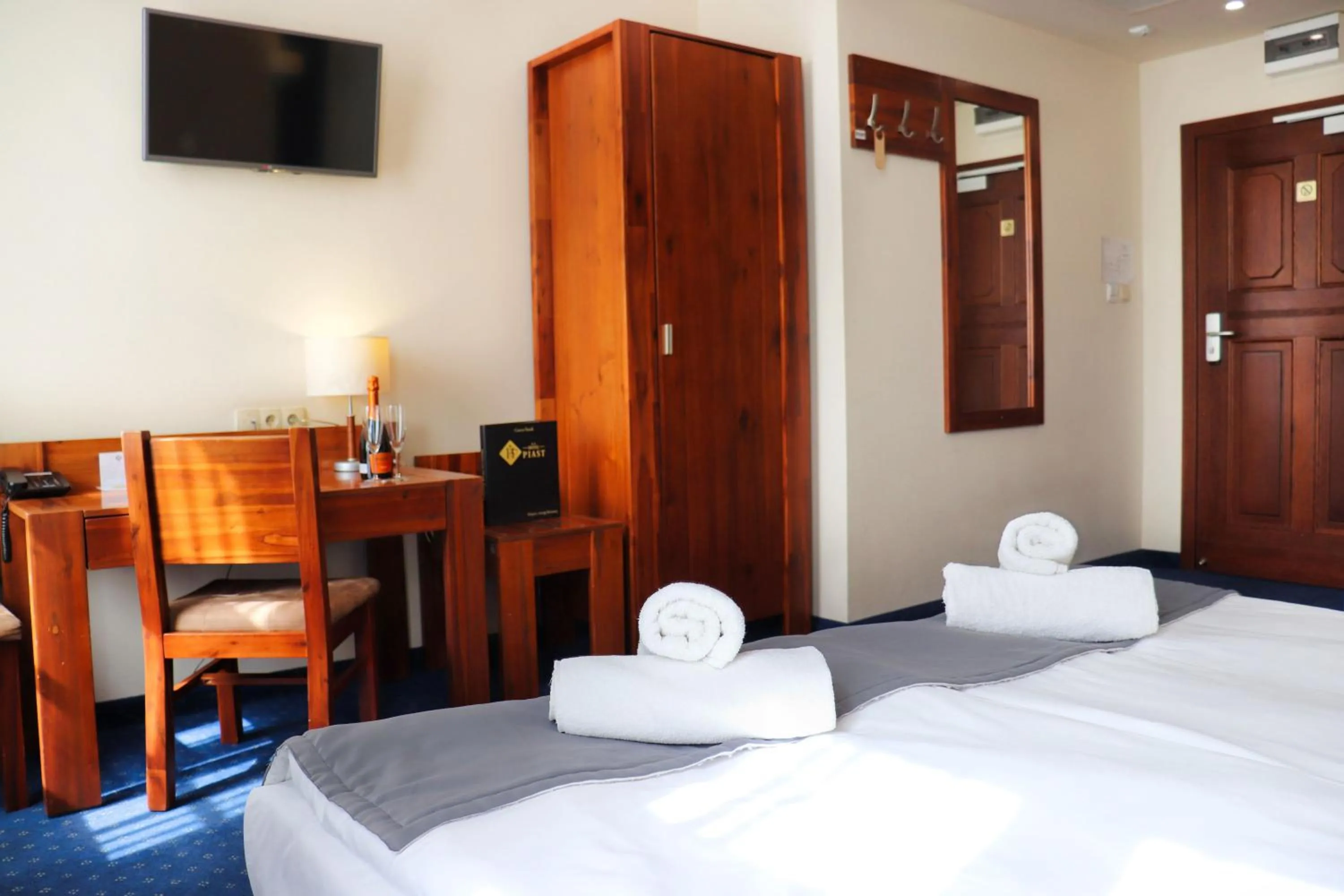 Bed in Hotel Piast Wrocław Centrum