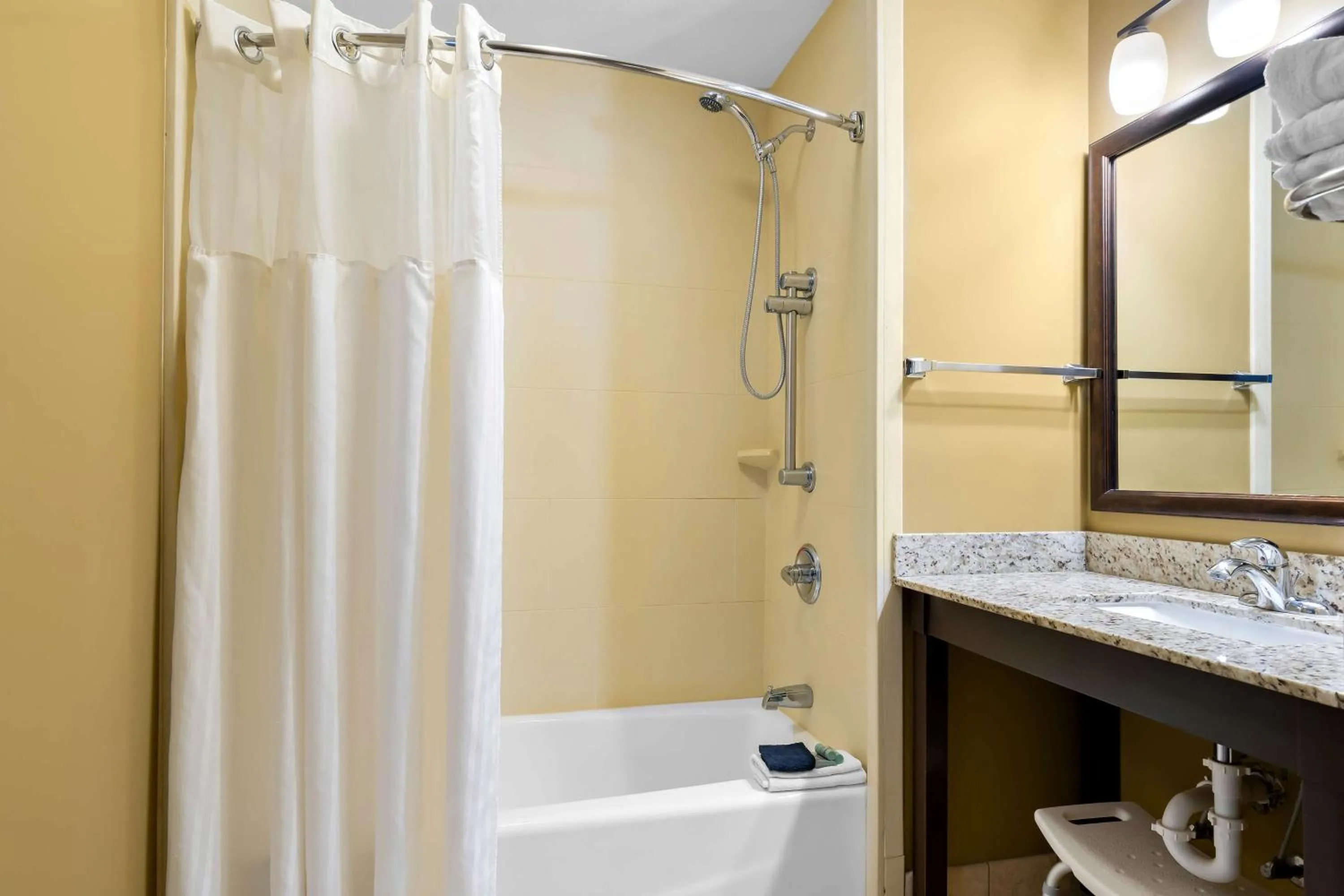 Bathroom in Best Western Paradise Inn