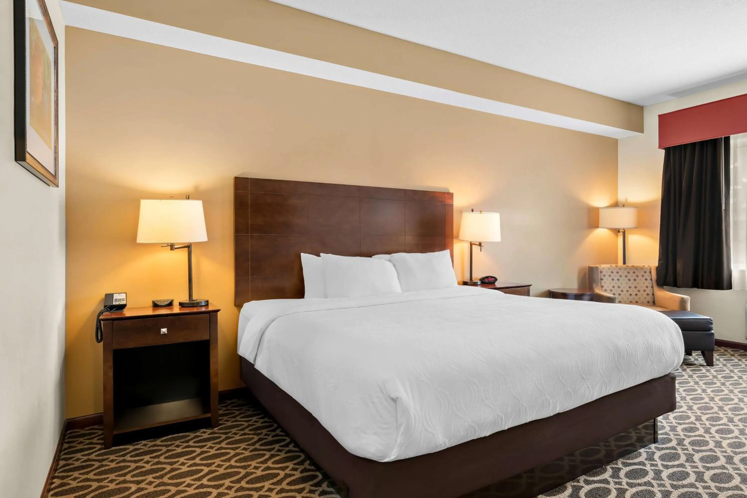 Bedroom, Bed in Best Western Paradise Inn