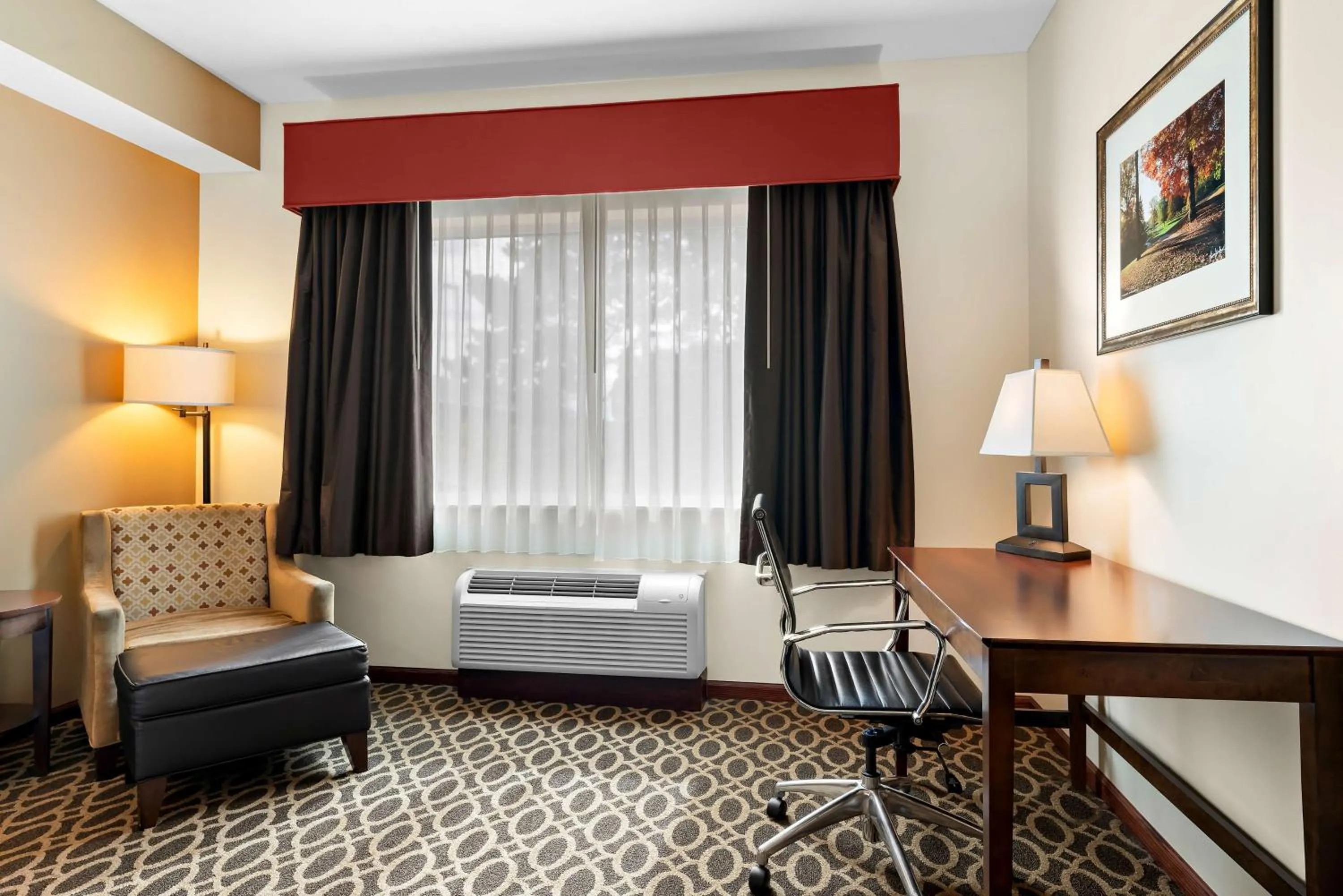 Bedroom in Best Western Paradise Inn