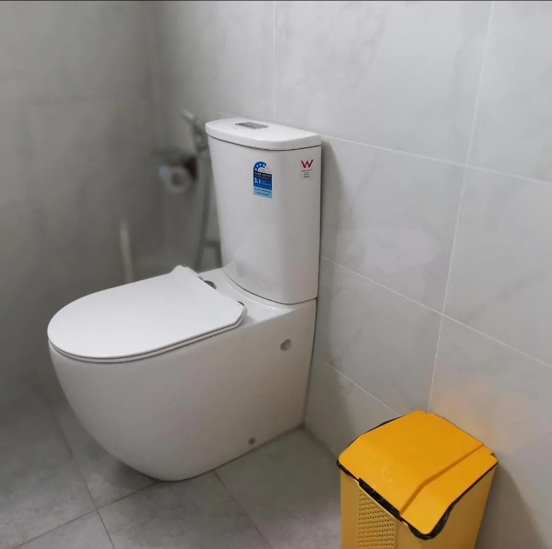 Toilet in Mirissa Cocoon