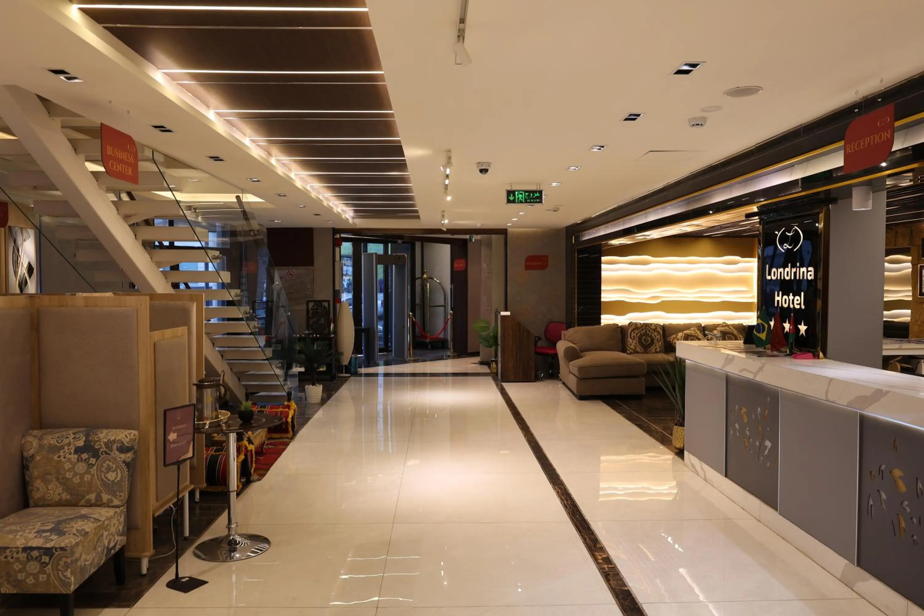 Text overlay in Londrina Hotel