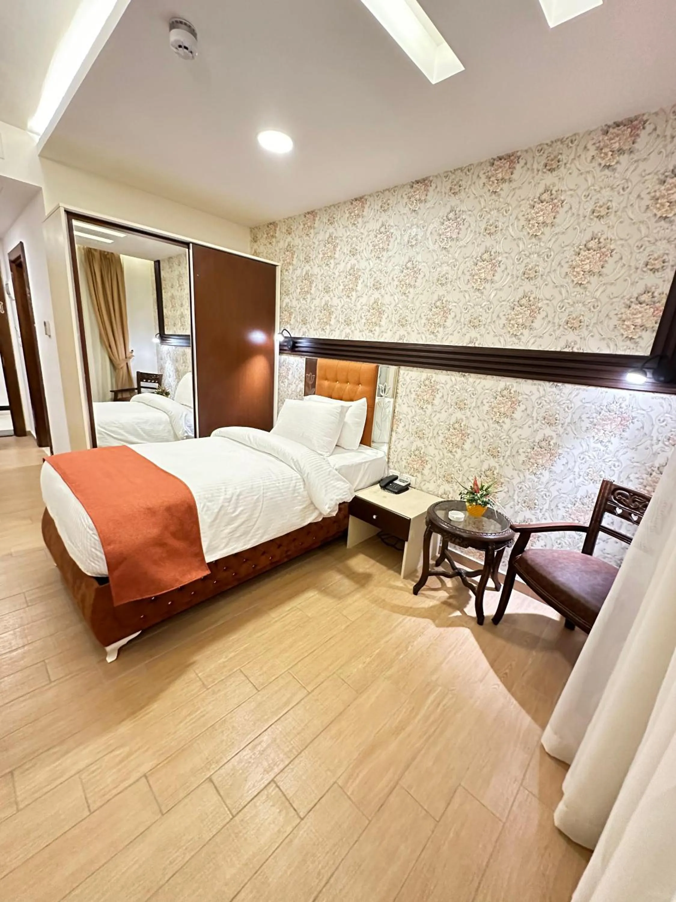 Bedroom, Bed in Londrina Hotel