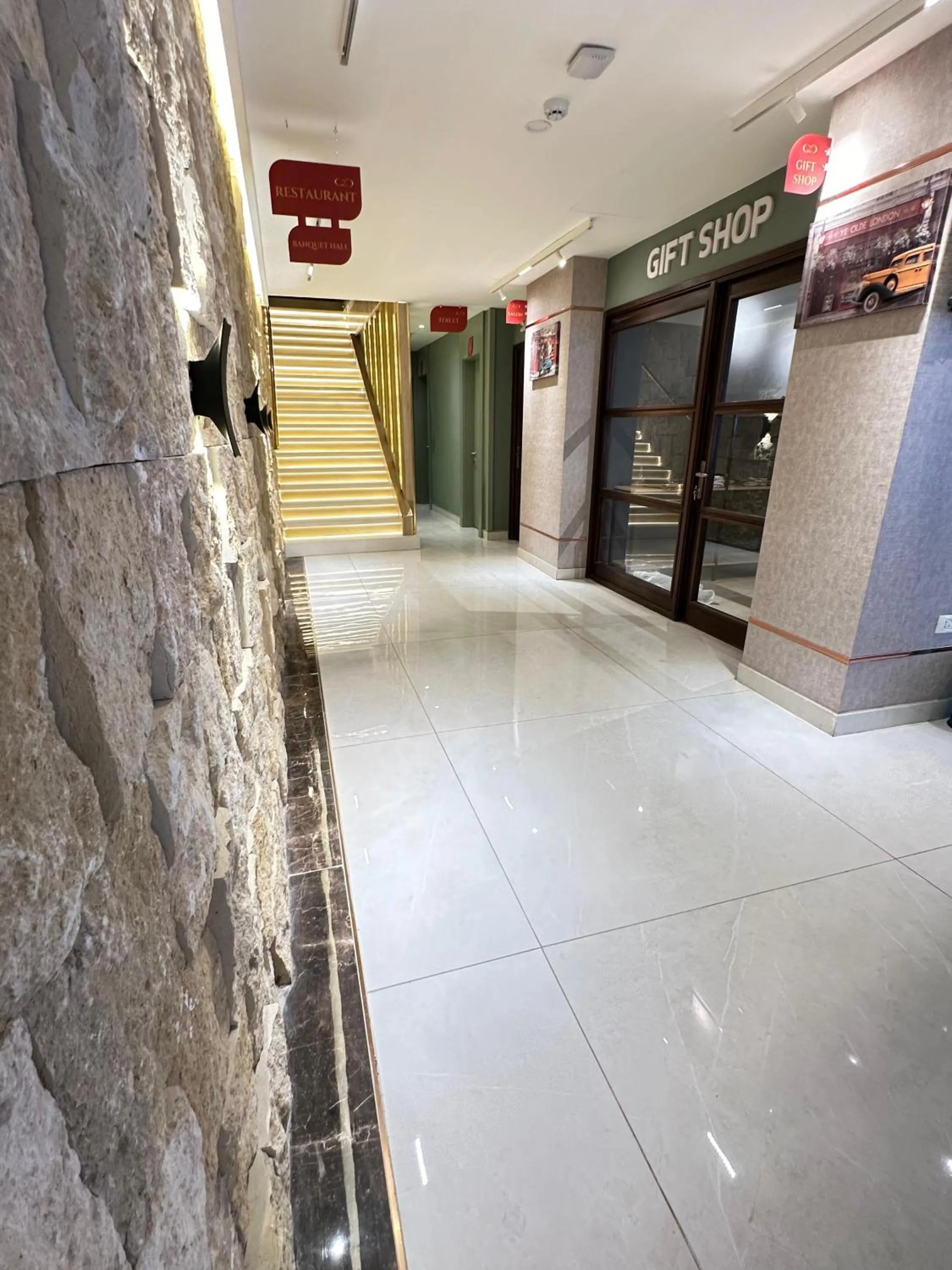 On-site shops in Londrina Hotel