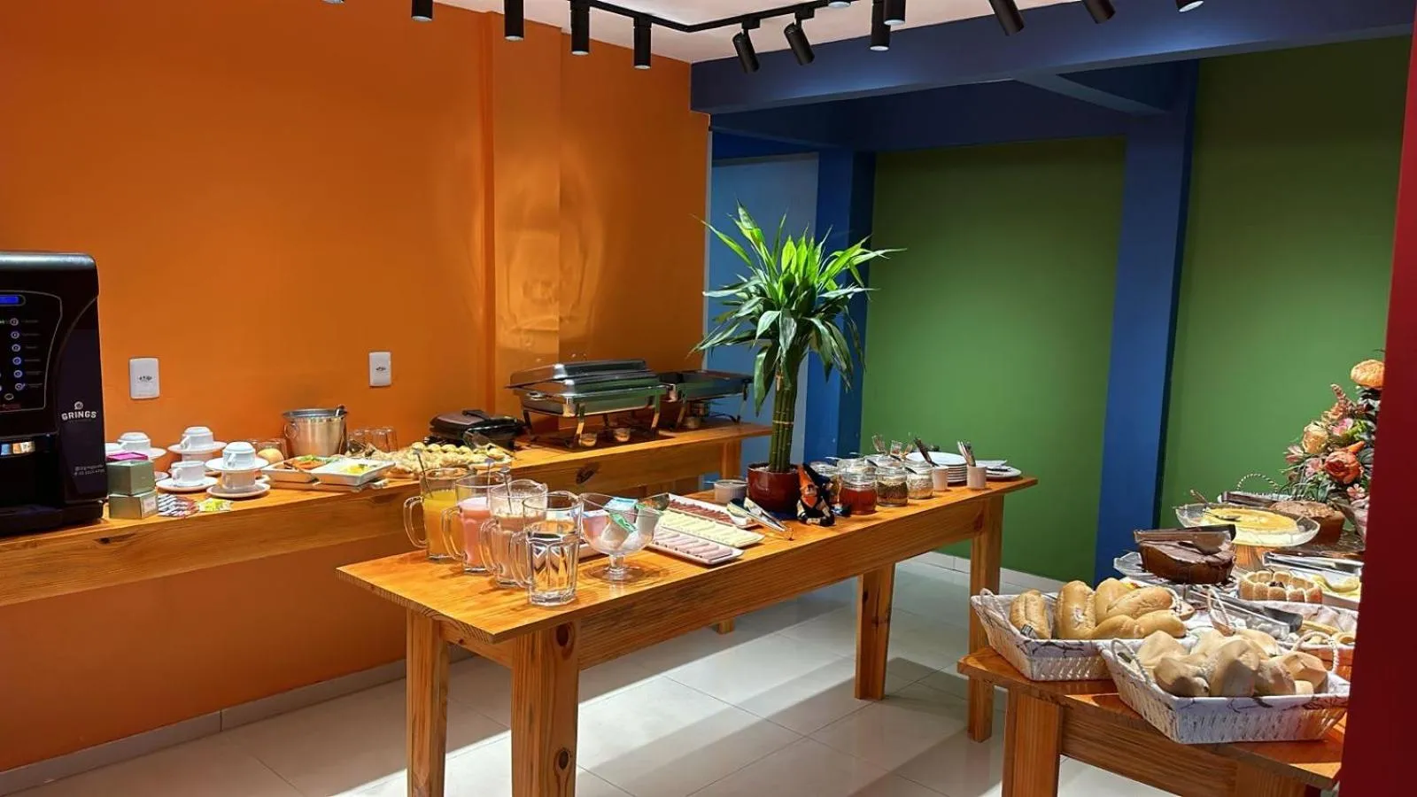 Breakfast in El Caminito