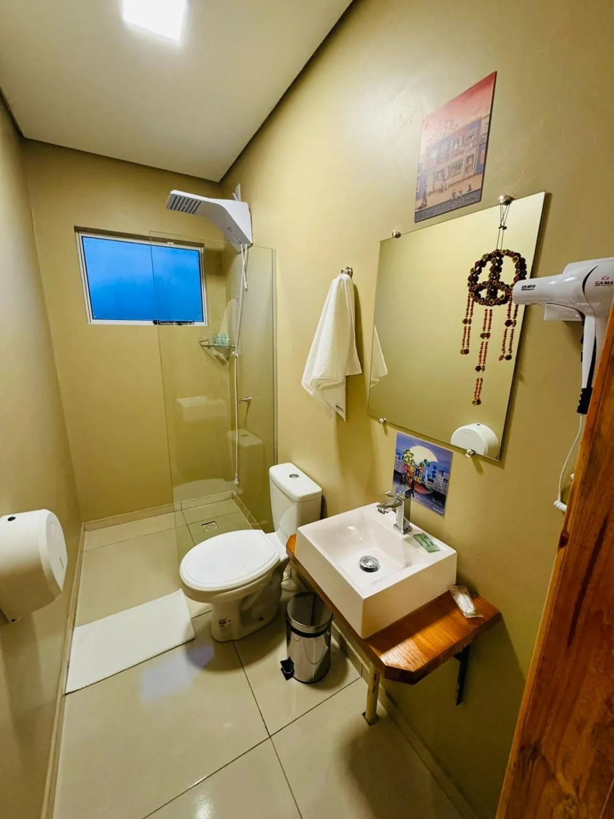 Shower in El Caminito