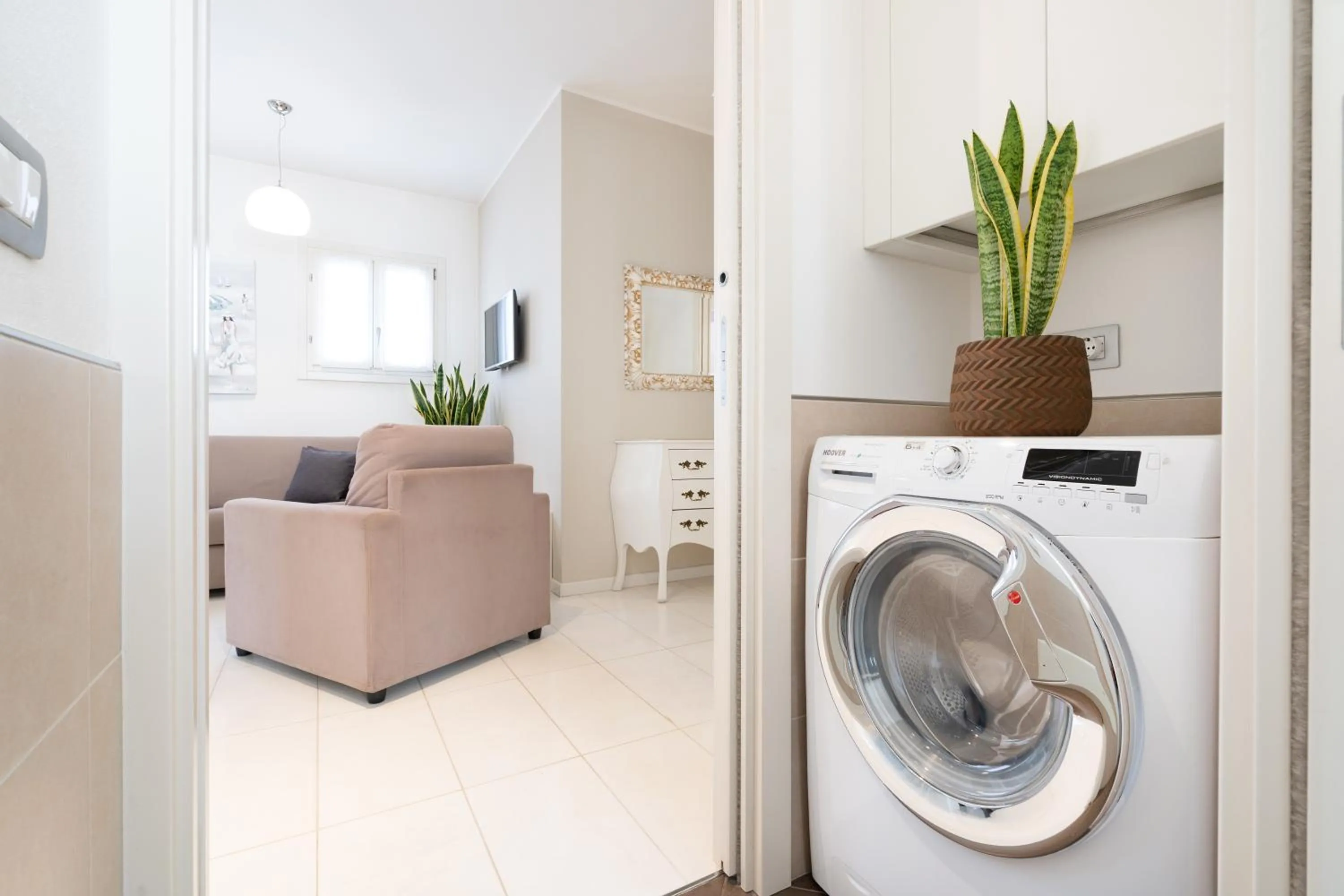 washing machine in Ca' Degli Antichi Giardini Apartments