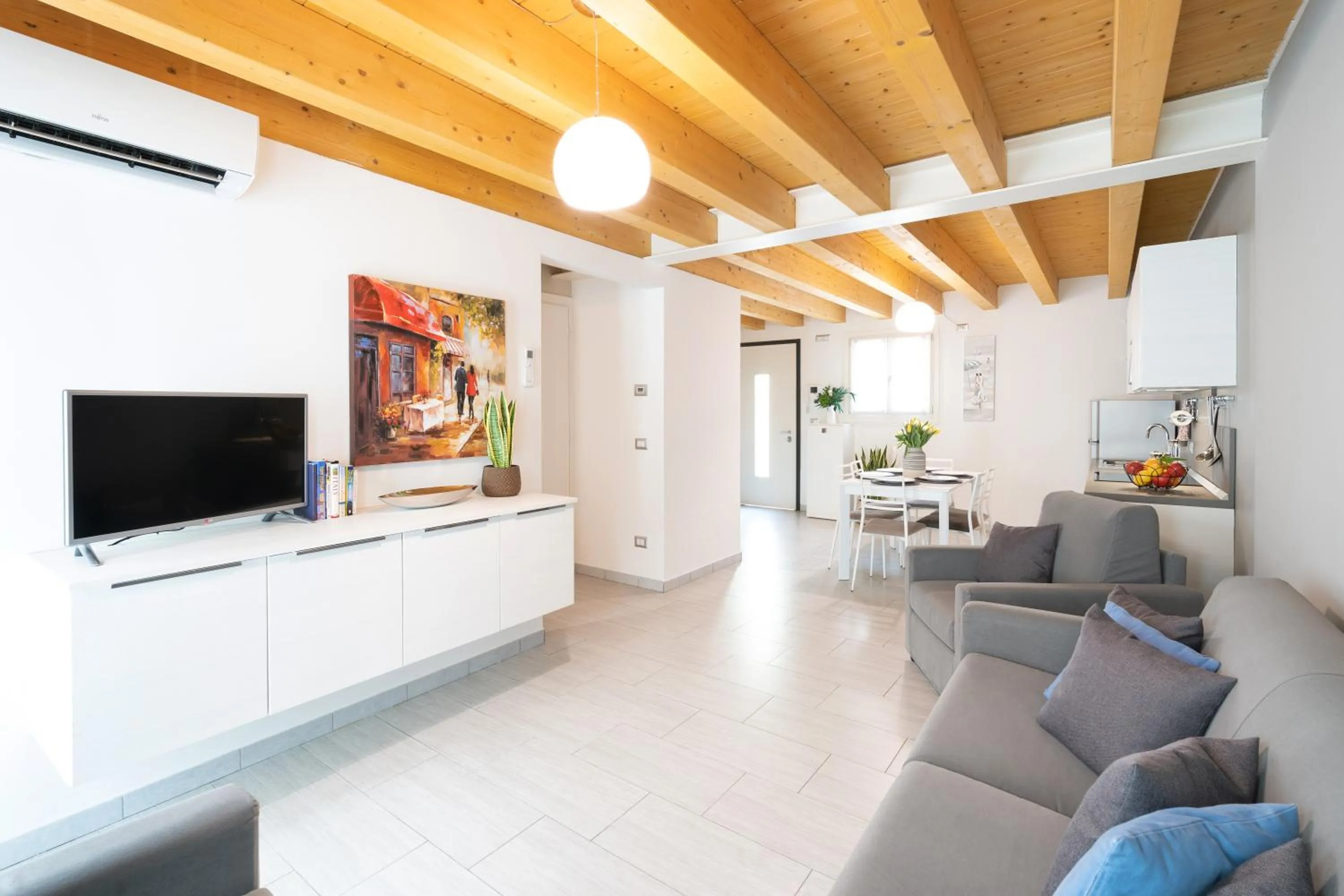 TV and multimedia in Ca' Degli Antichi Giardini Apartments