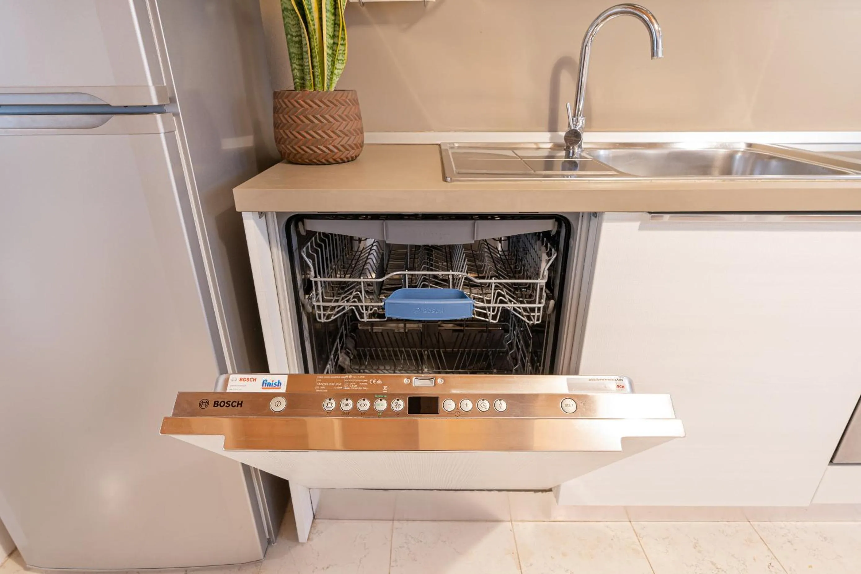 dishwasher in Ca' Degli Antichi Giardini Apartments