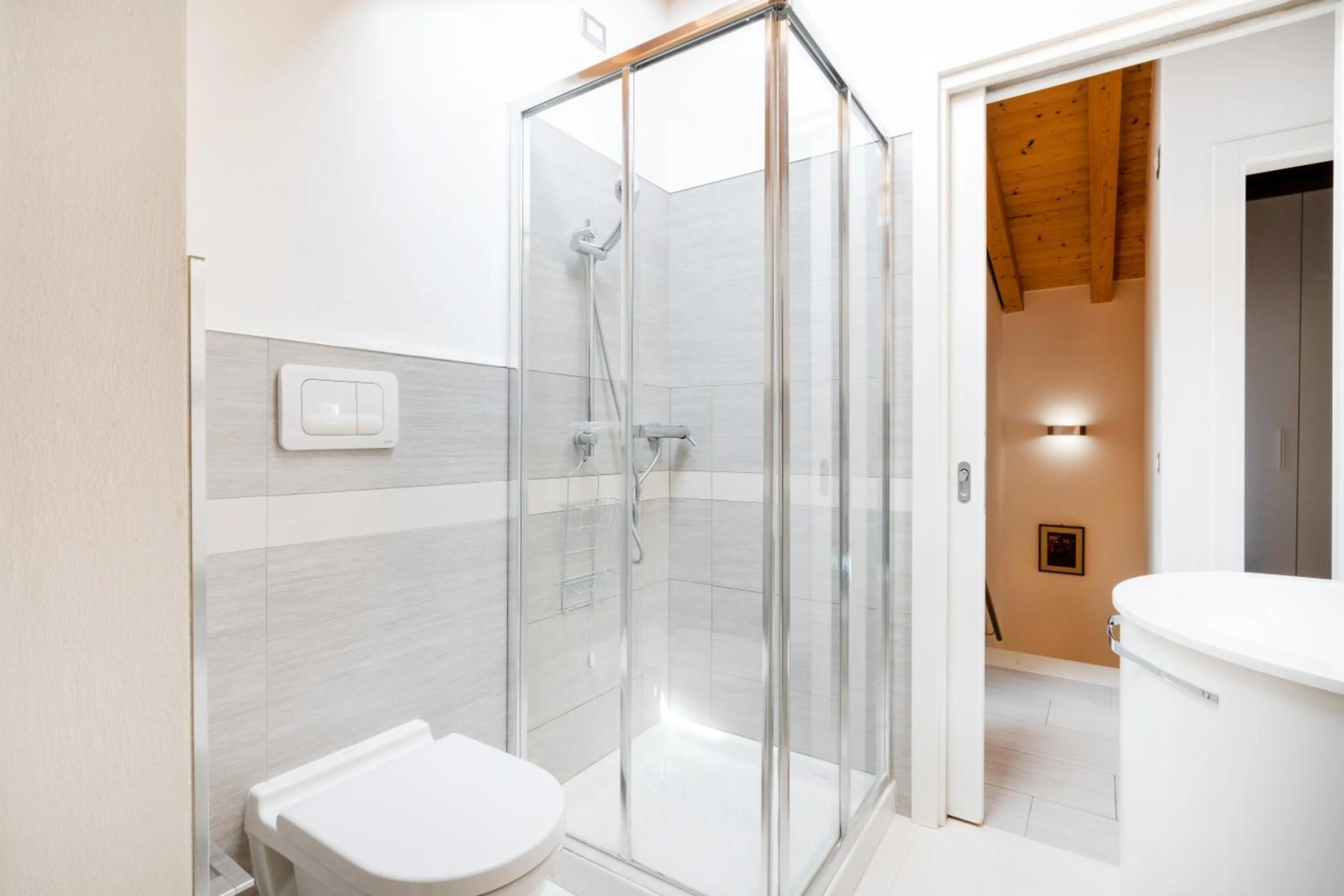 Shower in Ca' Degli Antichi Giardini Apartments