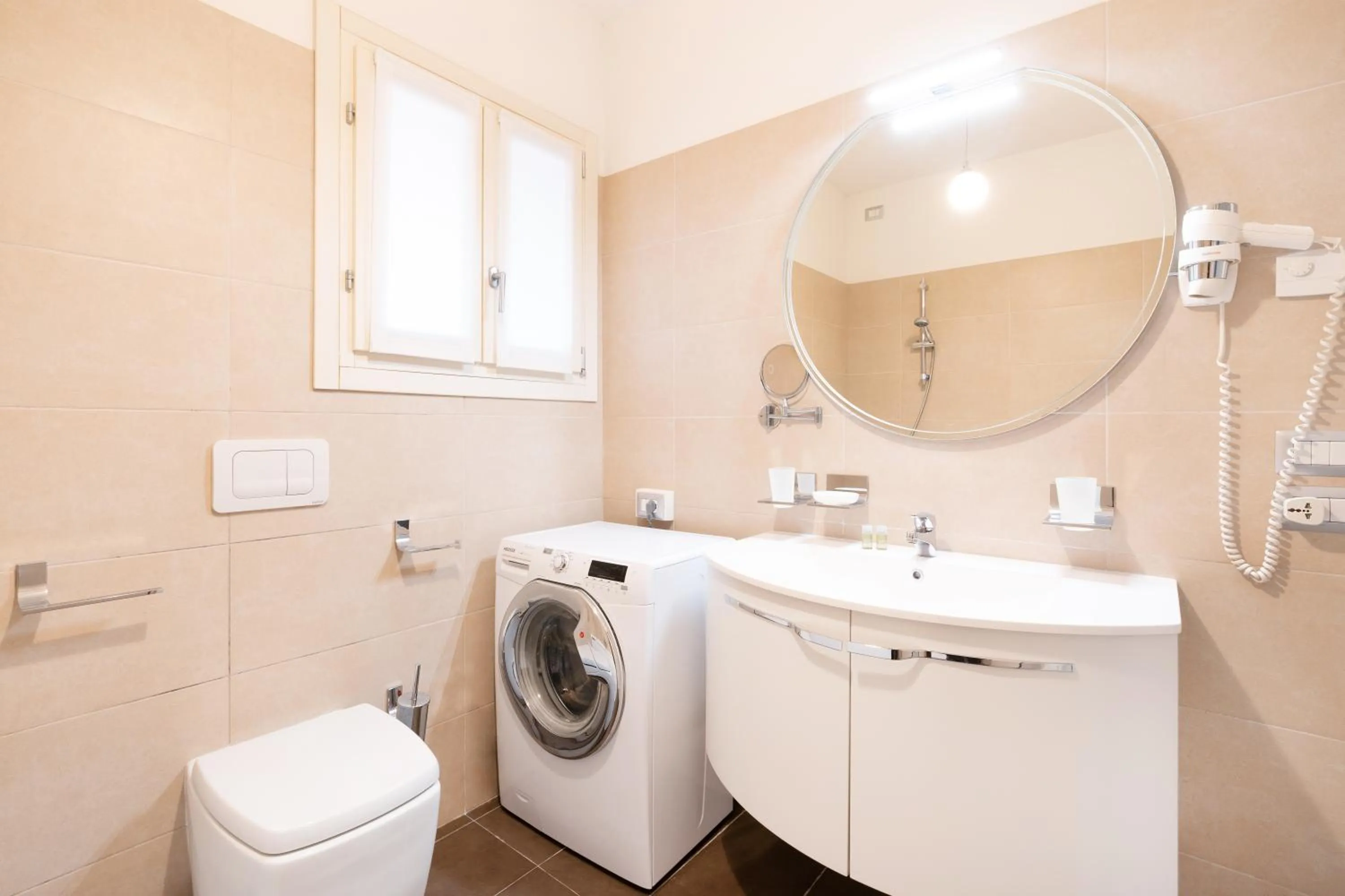 Bathroom in Ca' Degli Antichi Giardini Apartments