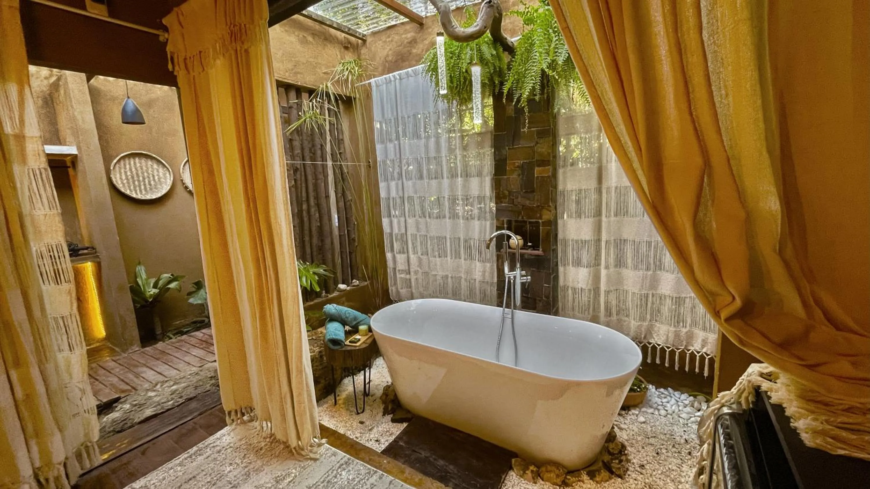 Shower in Vila Abaton