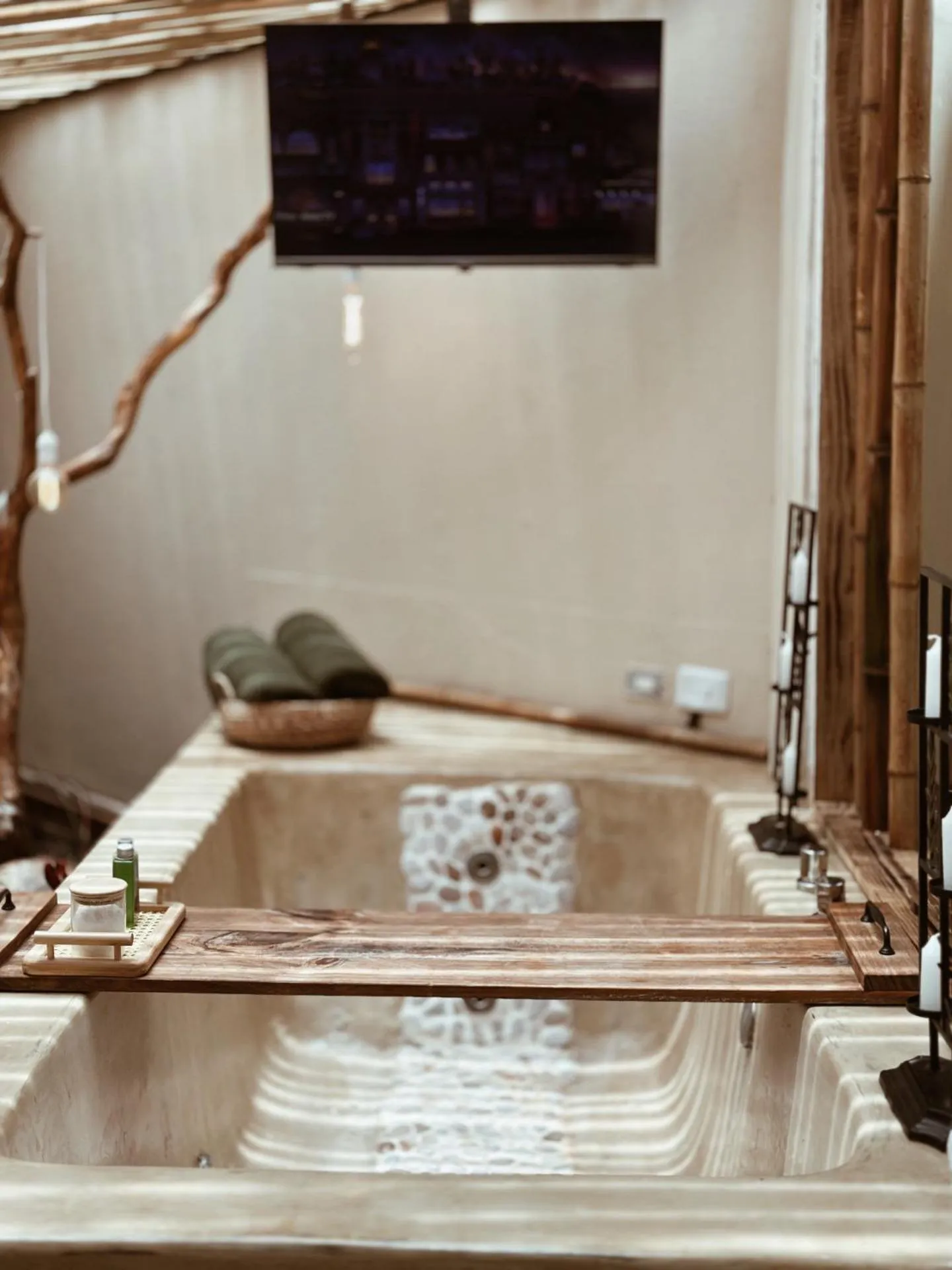 Hot Tub in Vila Abaton