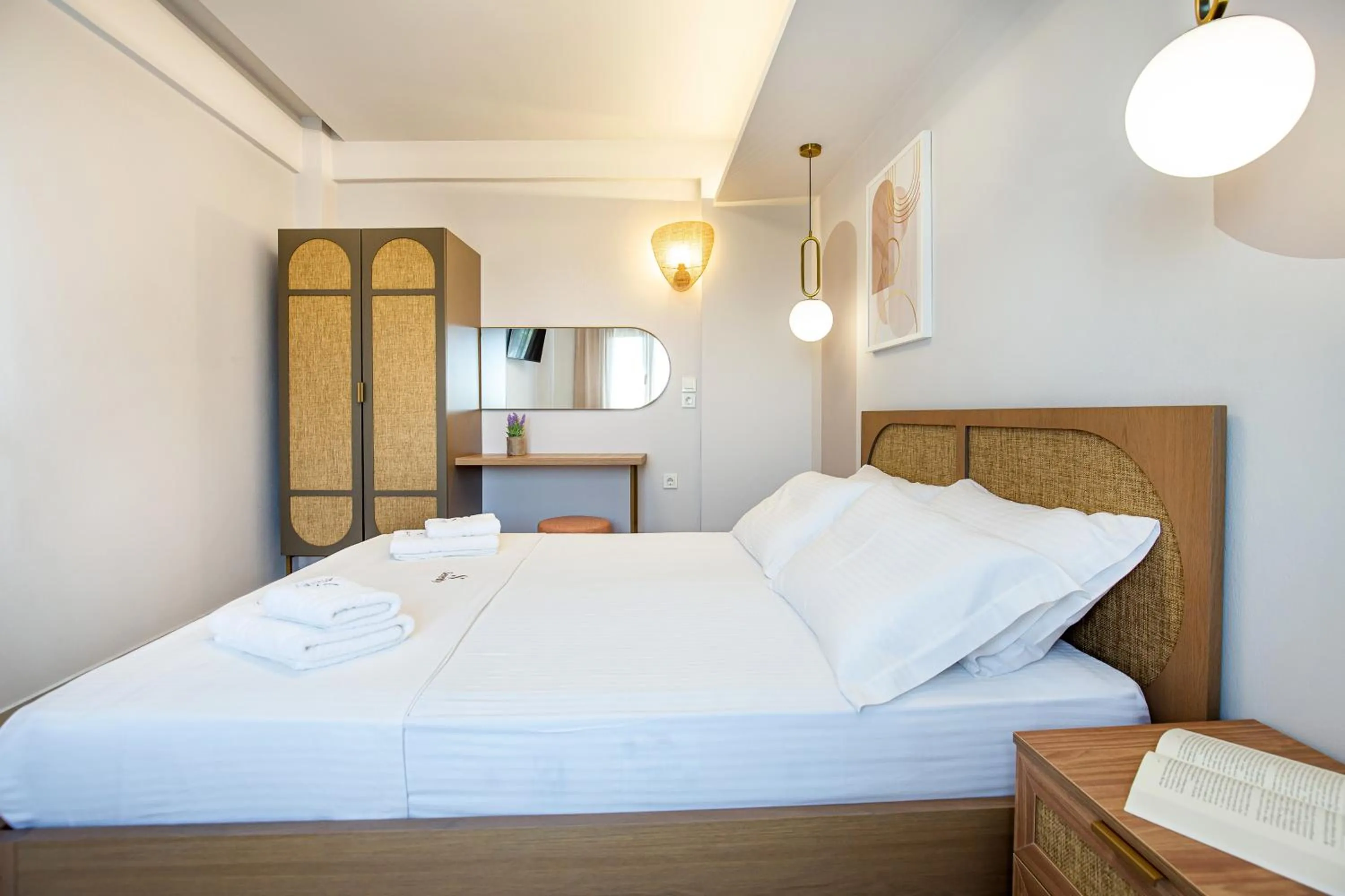 SerèNova Luxury Suites