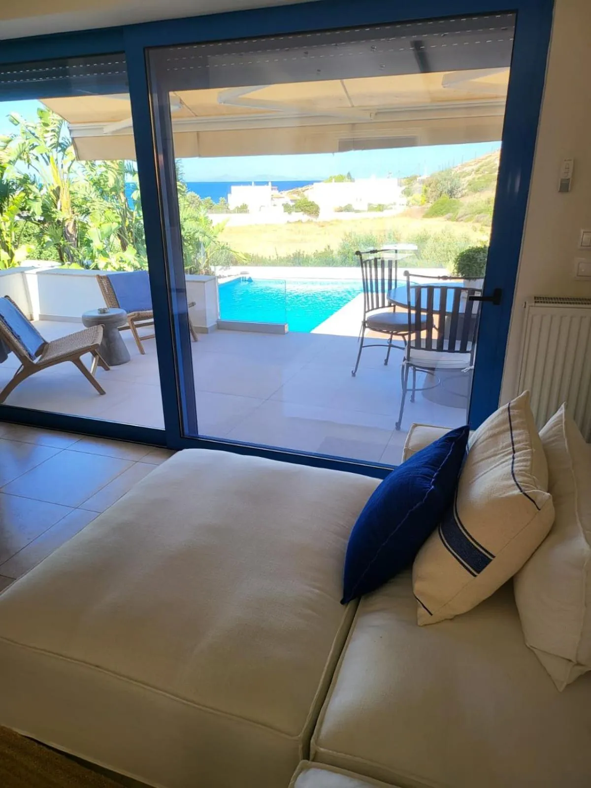 Seating area, Bed in Villa Solaris