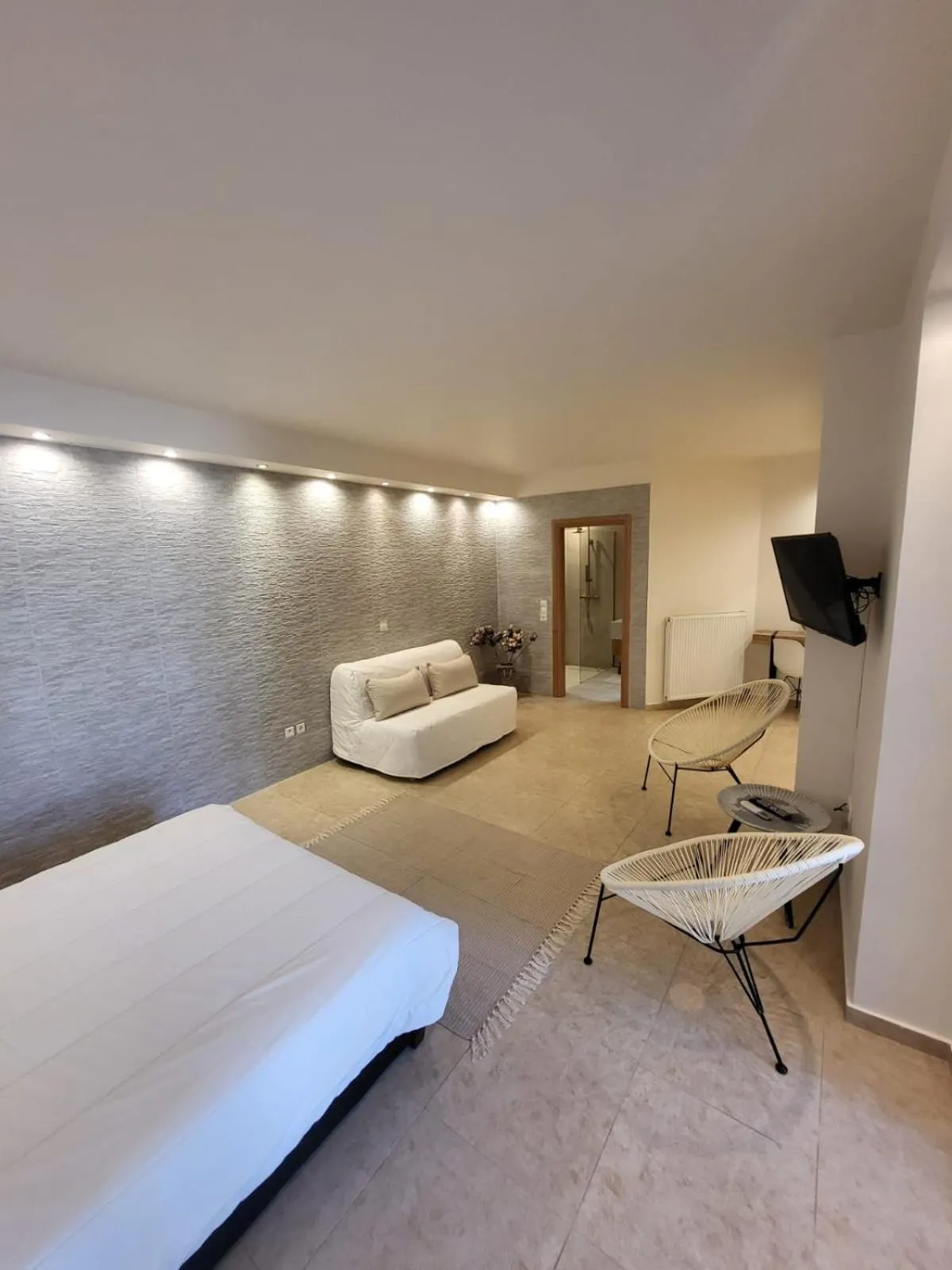 Photo of the whole room, Bed in Villa Solaris