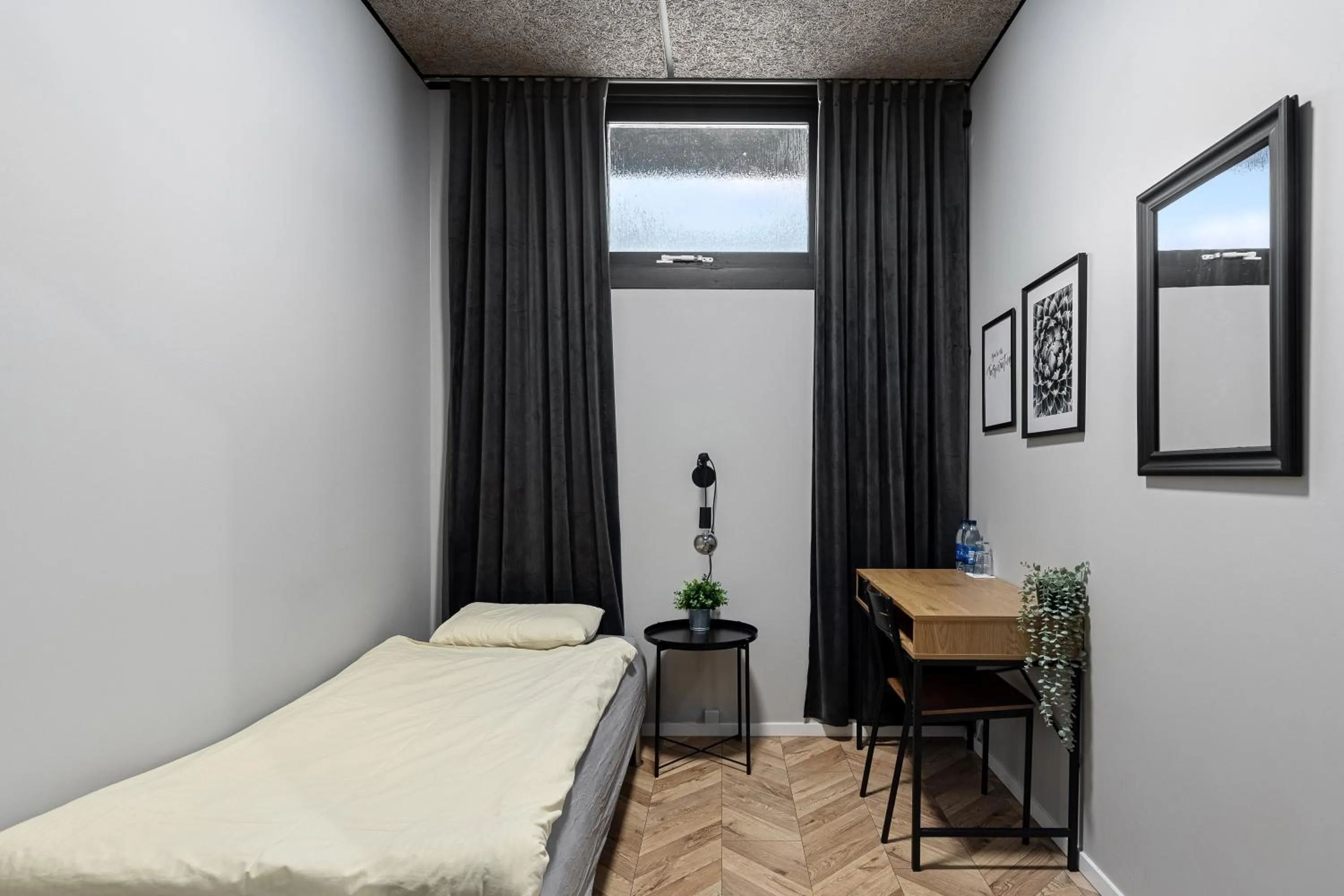 Bed in Kallhällsbaden Strandhotell