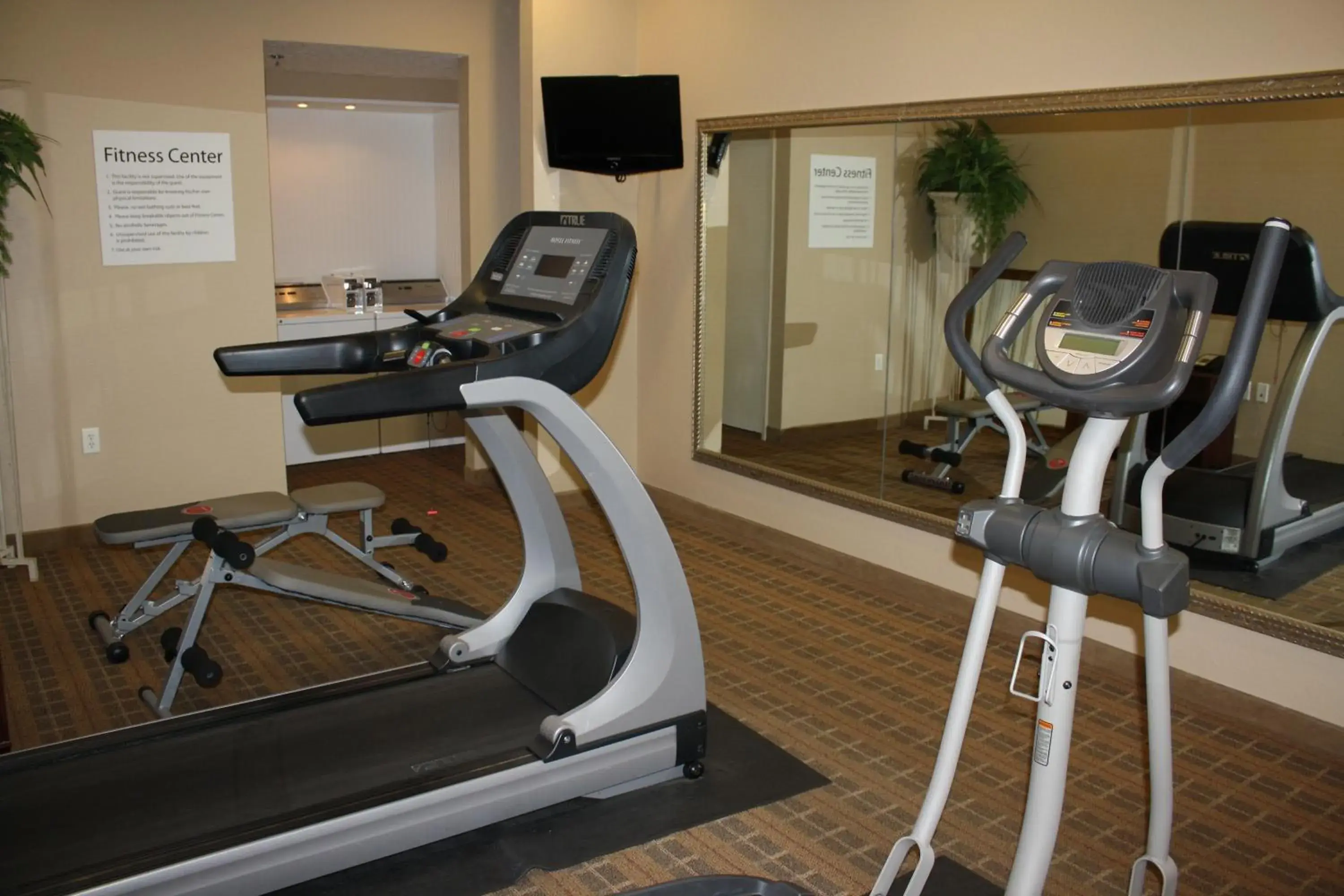 Fitness centre/facilities in Baymont by Wyndham Crestview Fitness centre/facilities in Baymont by Wyndham Crestview
