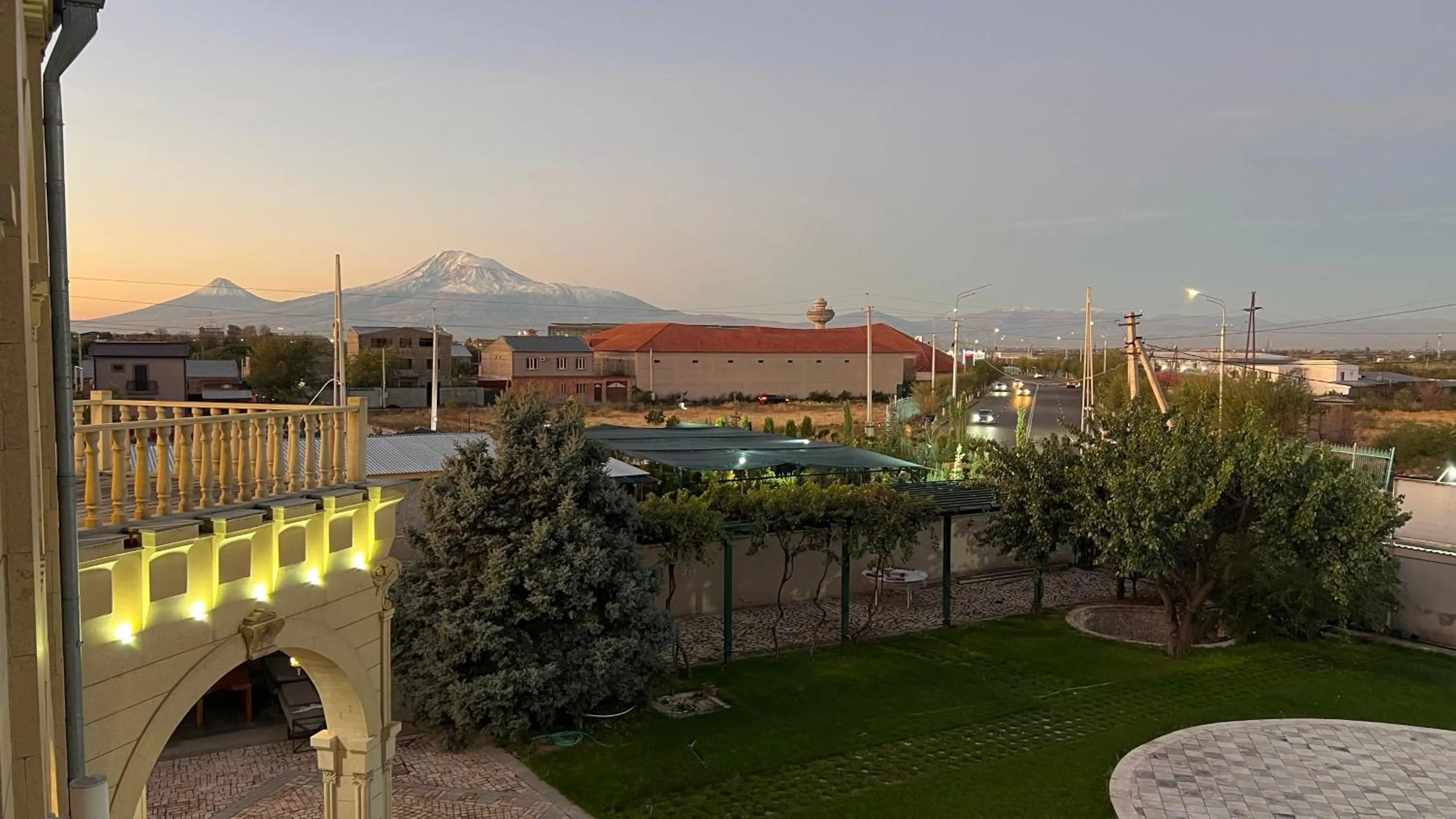 Otyak Plaza Hotel Airport Zvartnots EVN