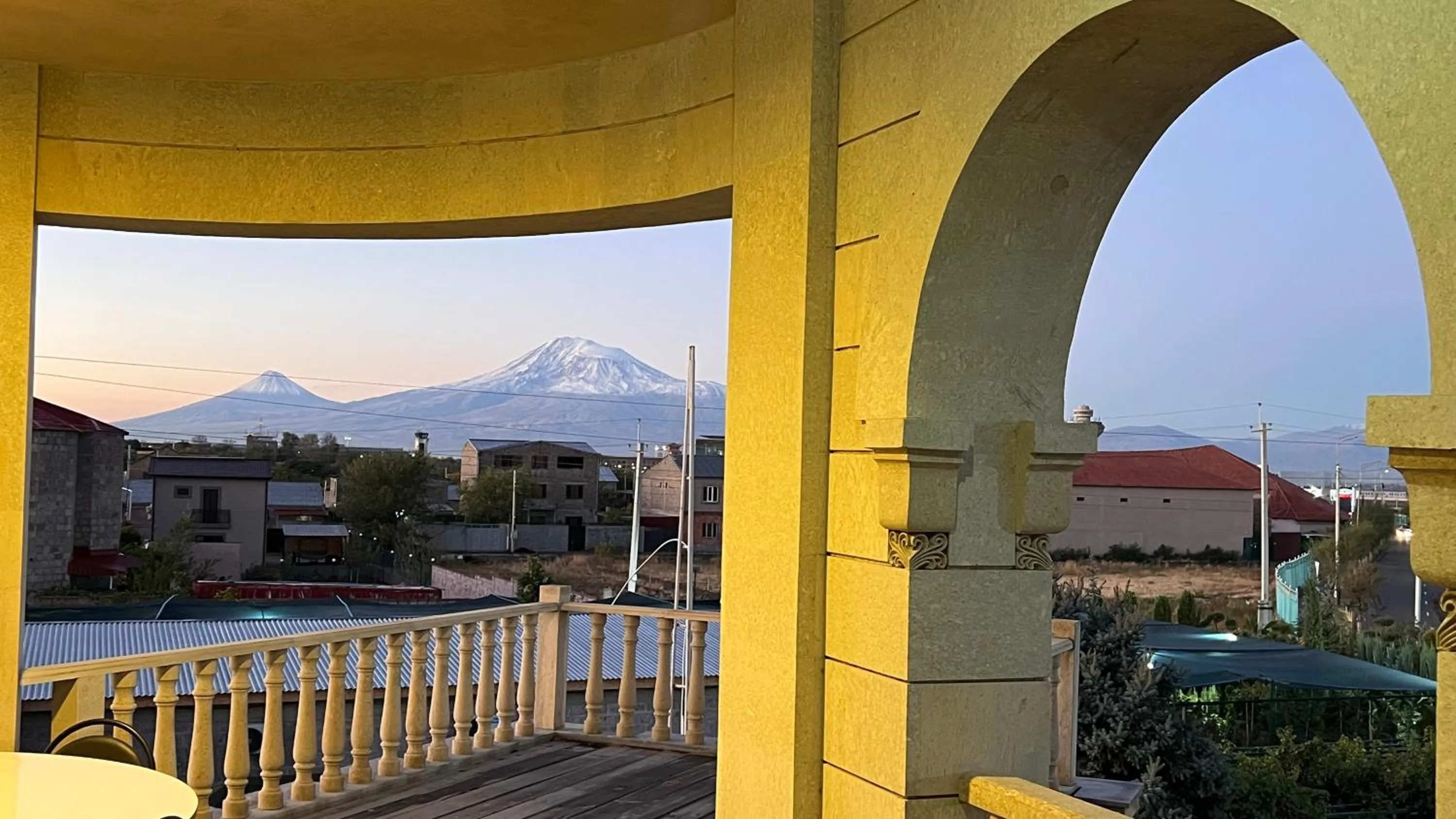 Otyak Plaza Hotel Airport Zvartnots EVN