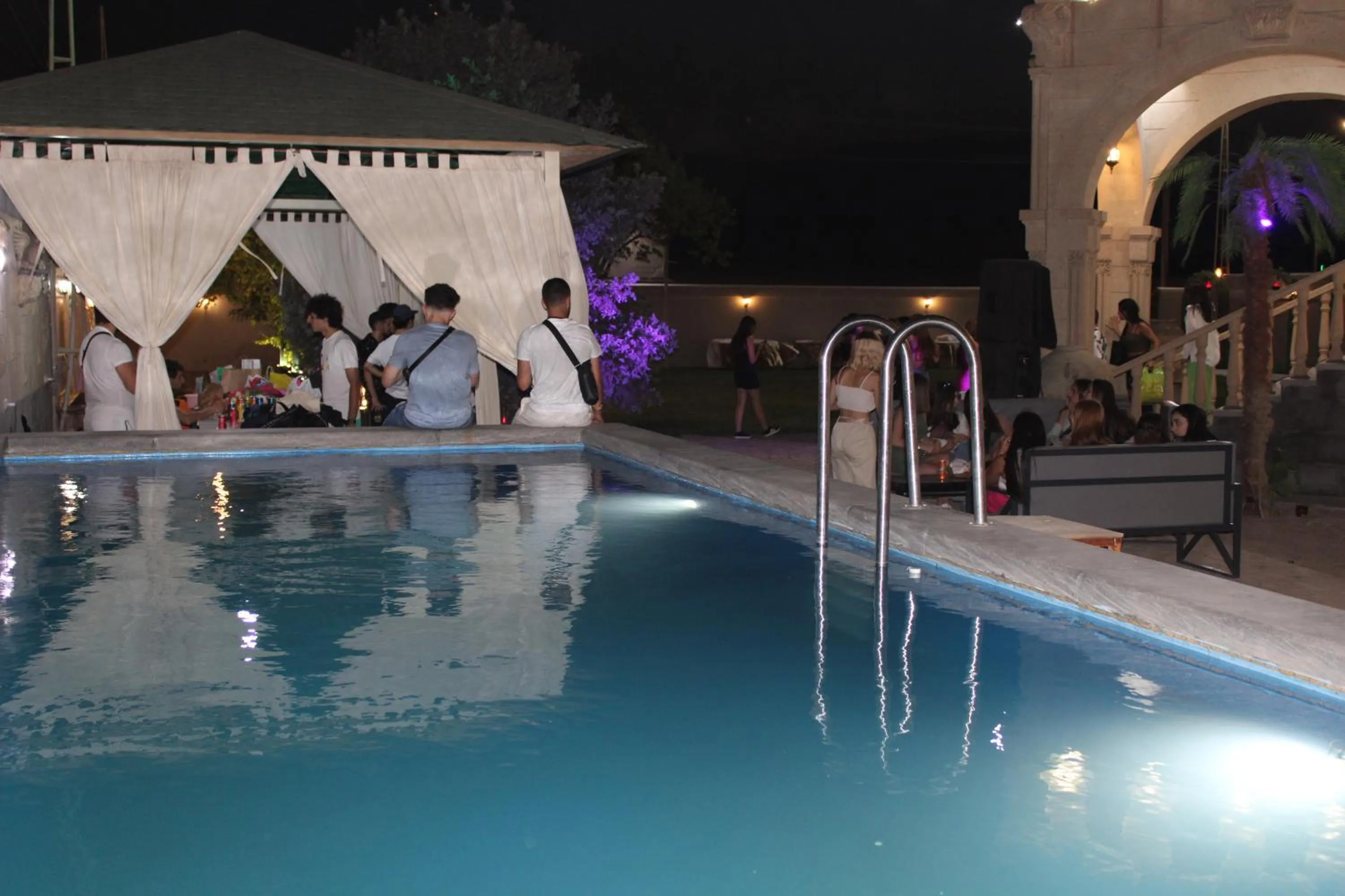 Otyak Plaza Hotel Airport Zvartnots EVN