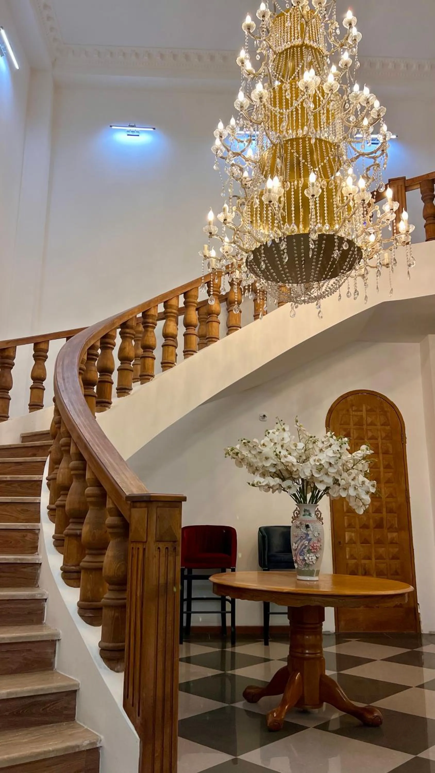 Otyak Plaza Hotel Airport Zvartnots EVN